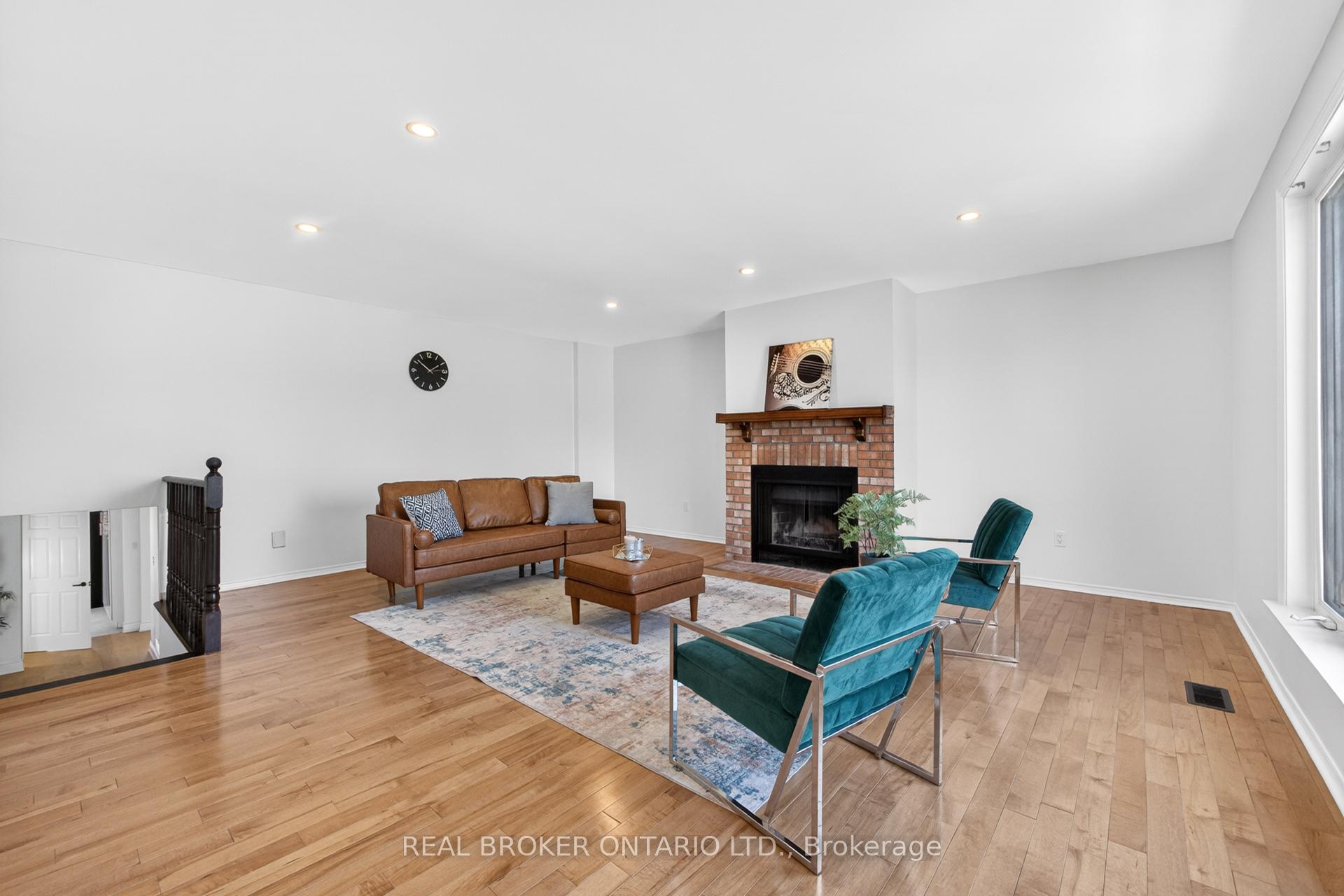 Photo 50 of 4326 Waterford Crescent, Mississauga, Hurontario — HOMEH