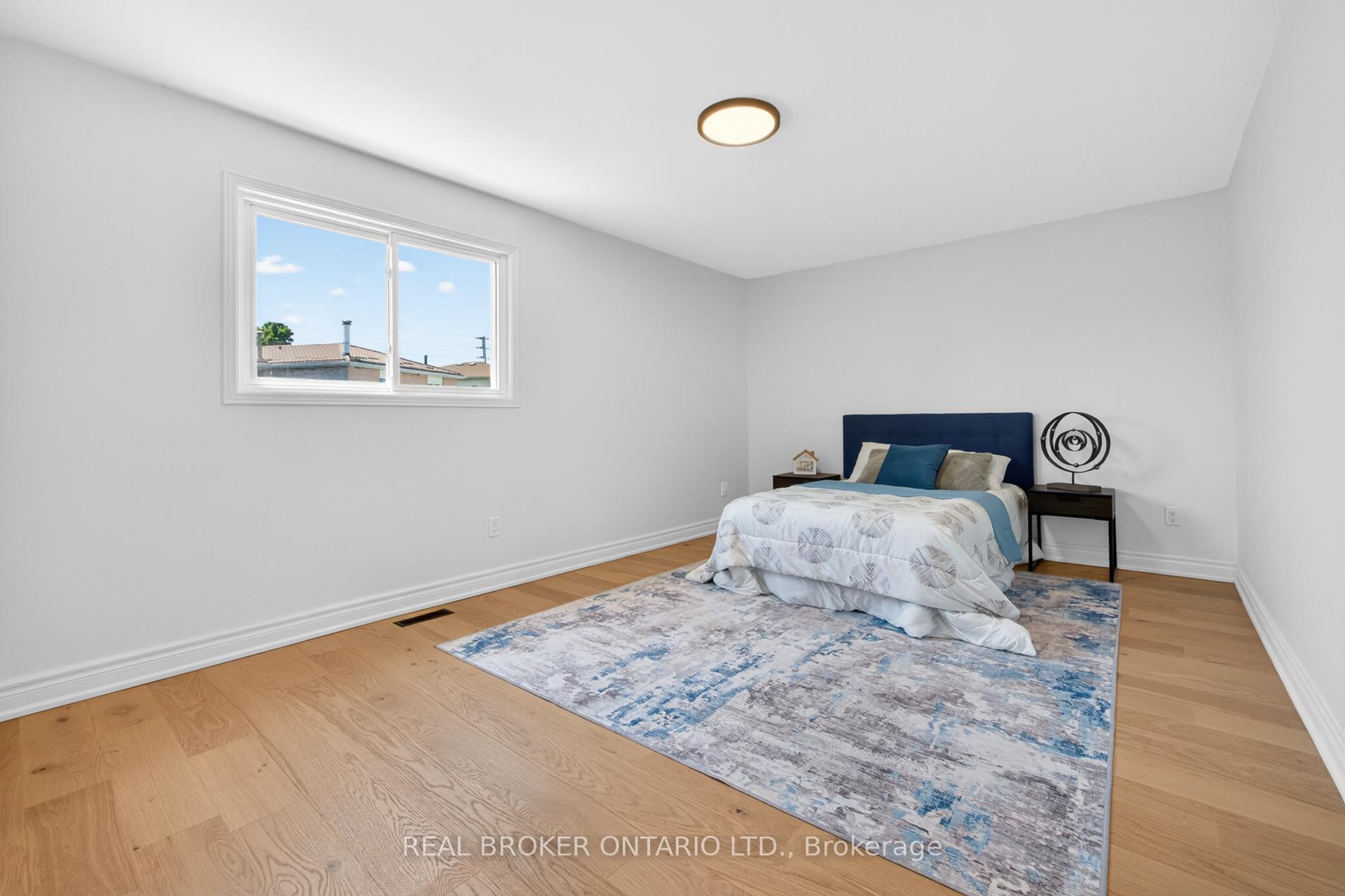 Photo 19 of 4326 Waterford Crescent, Mississauga, Hurontario — HOMEH