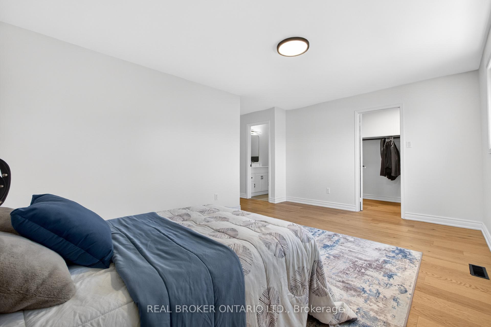 Photo 21 of 4326 Waterford Crescent, Mississauga, Hurontario — HOMEH