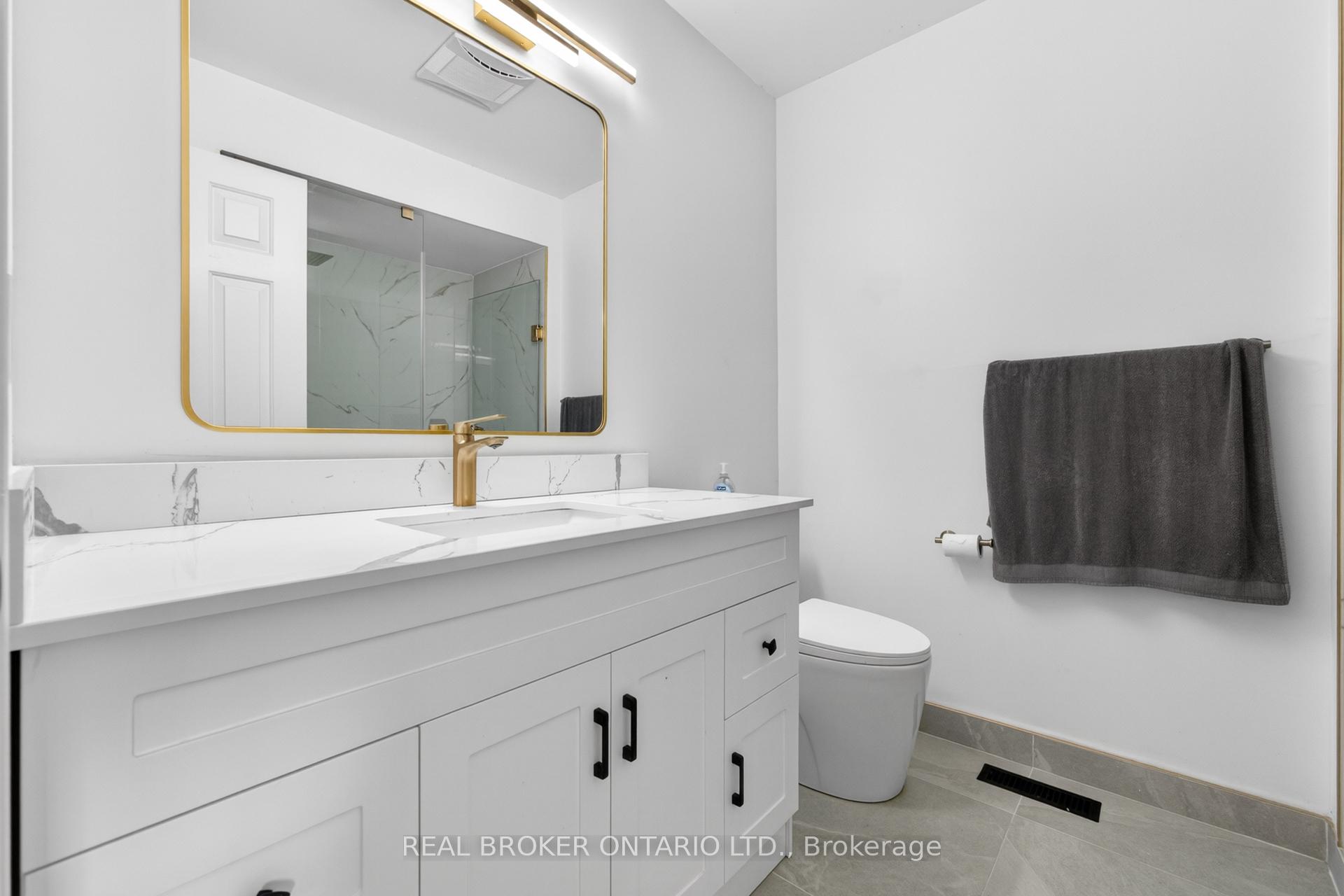 Photo 23 of 4326 Waterford Crescent, Mississauga, Hurontario — HOMEH