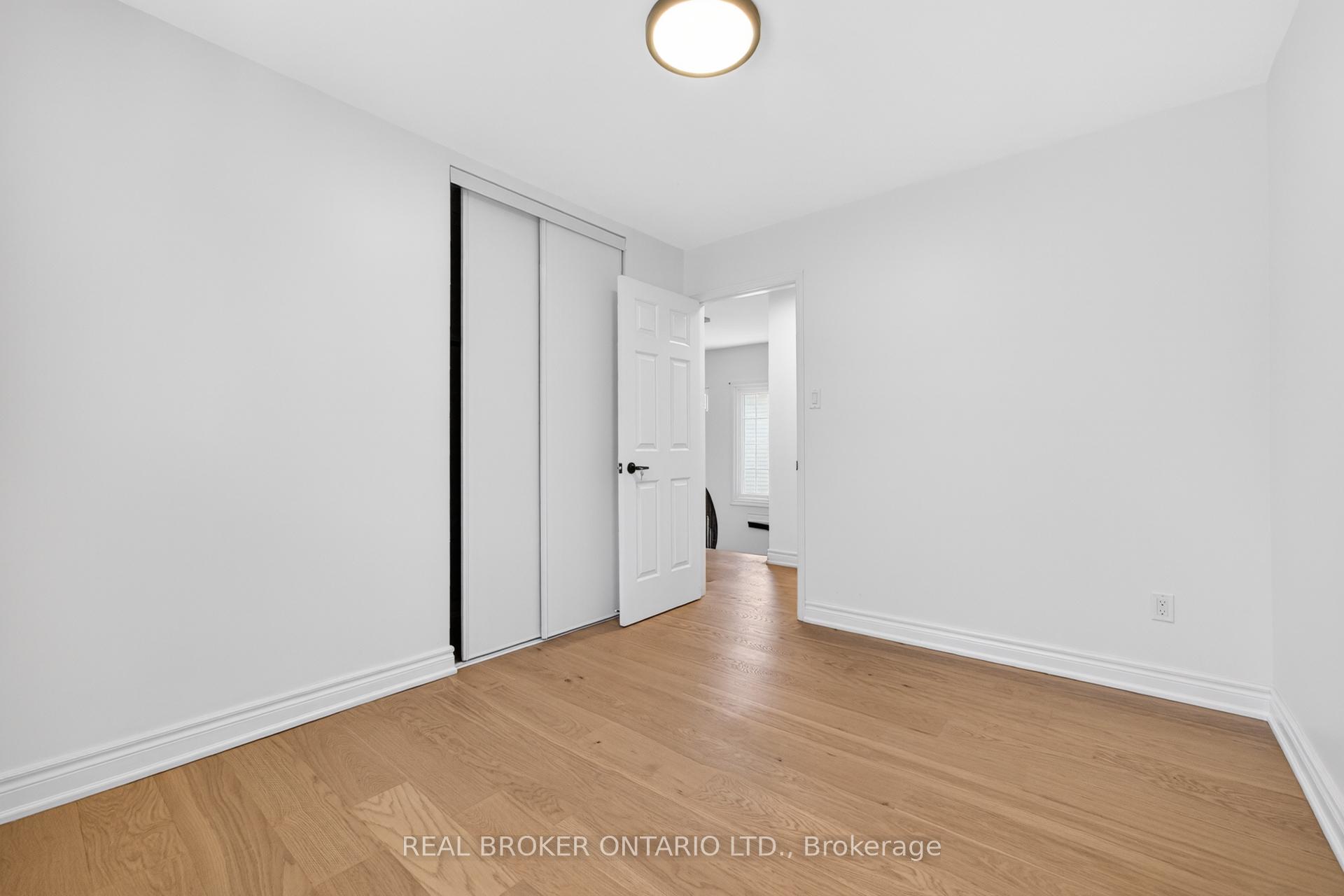 Photo 27 of 4326 Waterford Crescent, Mississauga, Hurontario — HOMEH