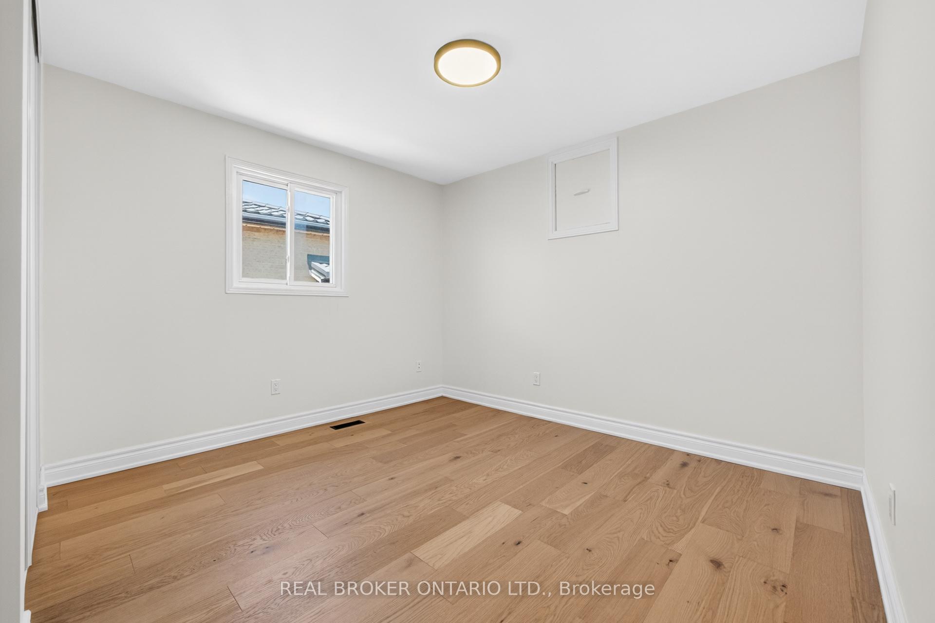 Photo 29 of 4326 Waterford Crescent, Mississauga, Hurontario — HOMEH