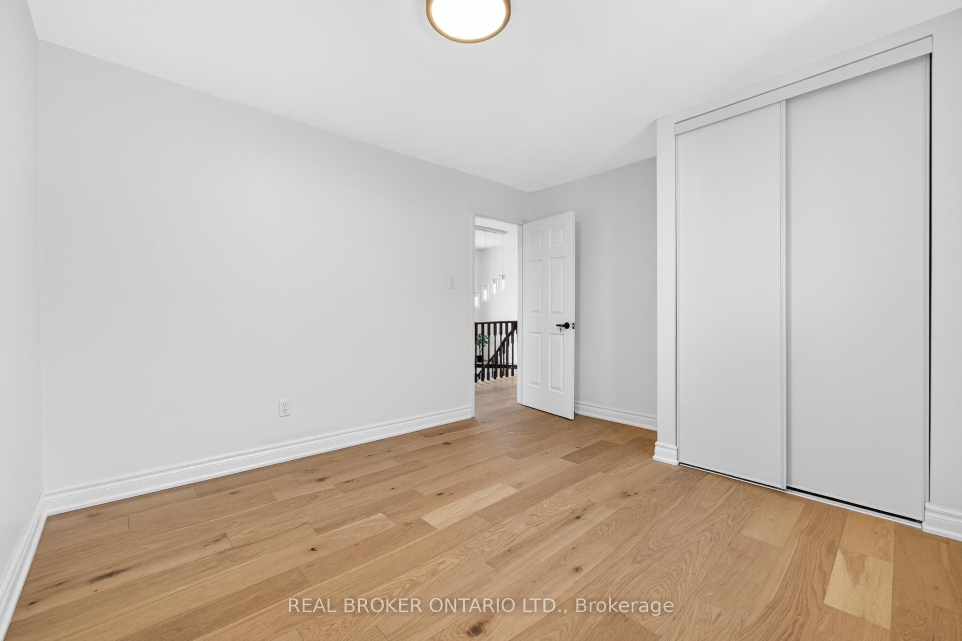 Photo 30 of 4326 Waterford Crescent, Mississauga, Hurontario — HOMEH