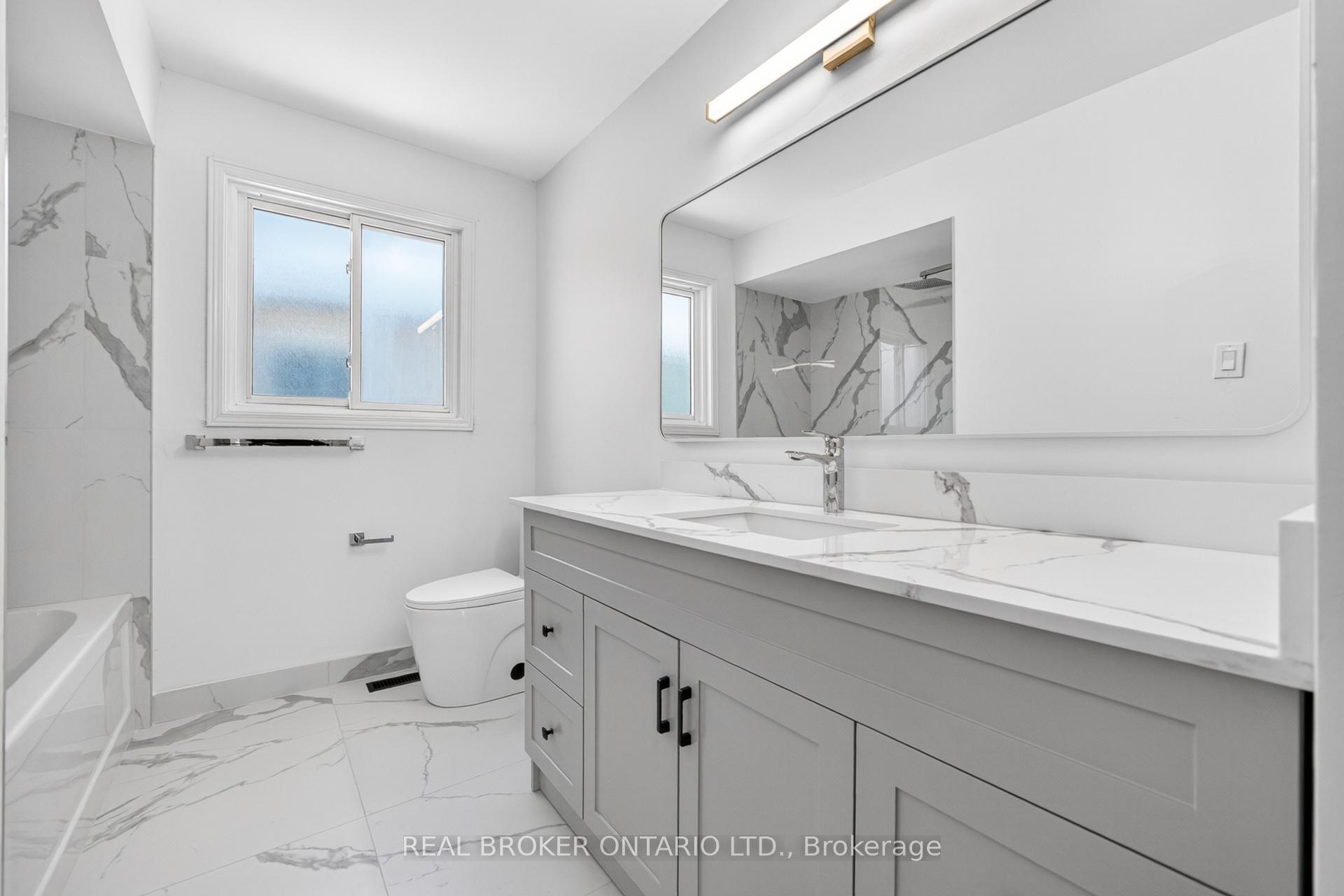 Photo 33 of 4326 Waterford Crescent, Mississauga, Hurontario — HOMEH
