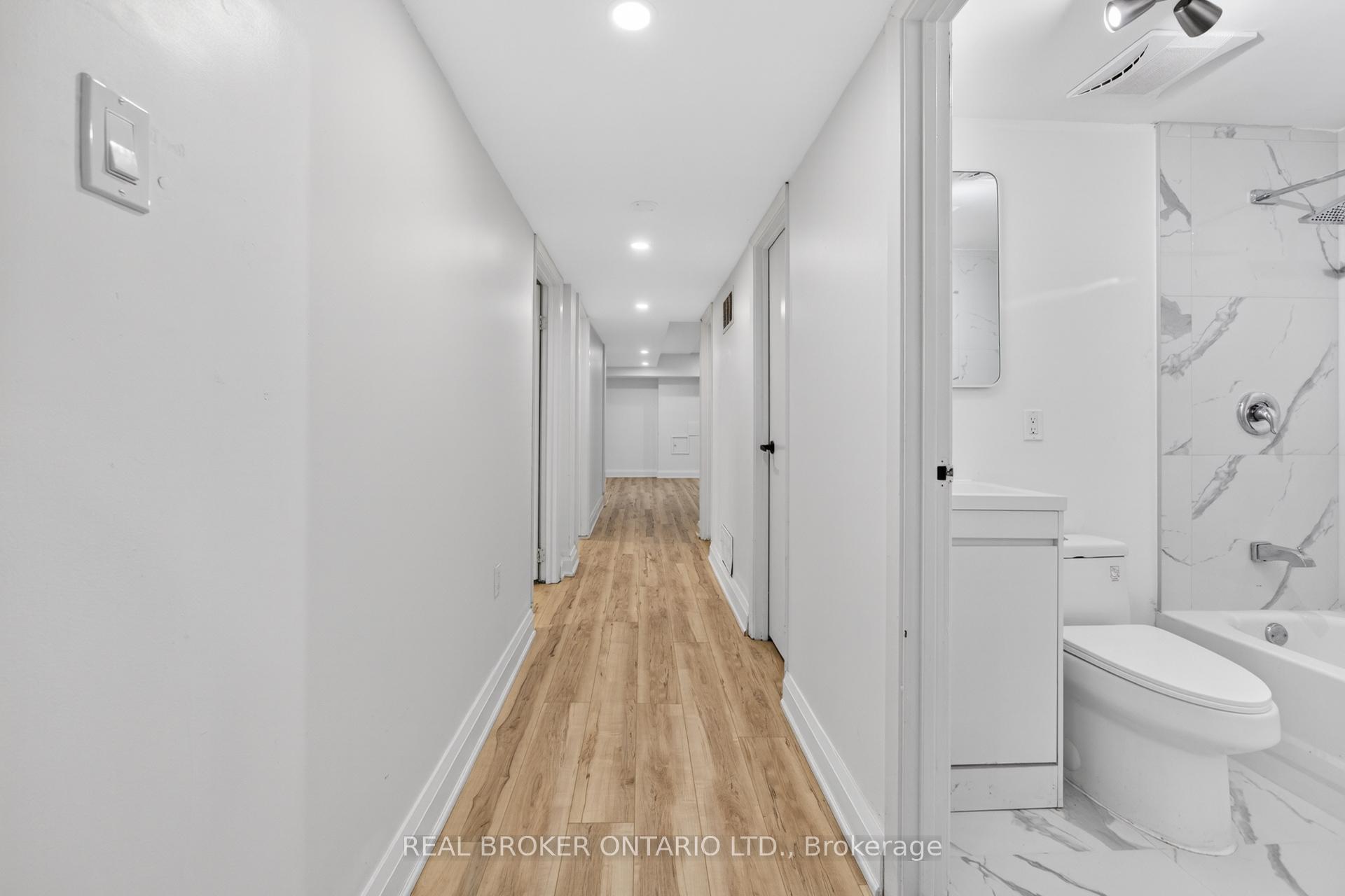 Photo 38 of 4326 Waterford Crescent, Mississauga, Hurontario — HOMEH