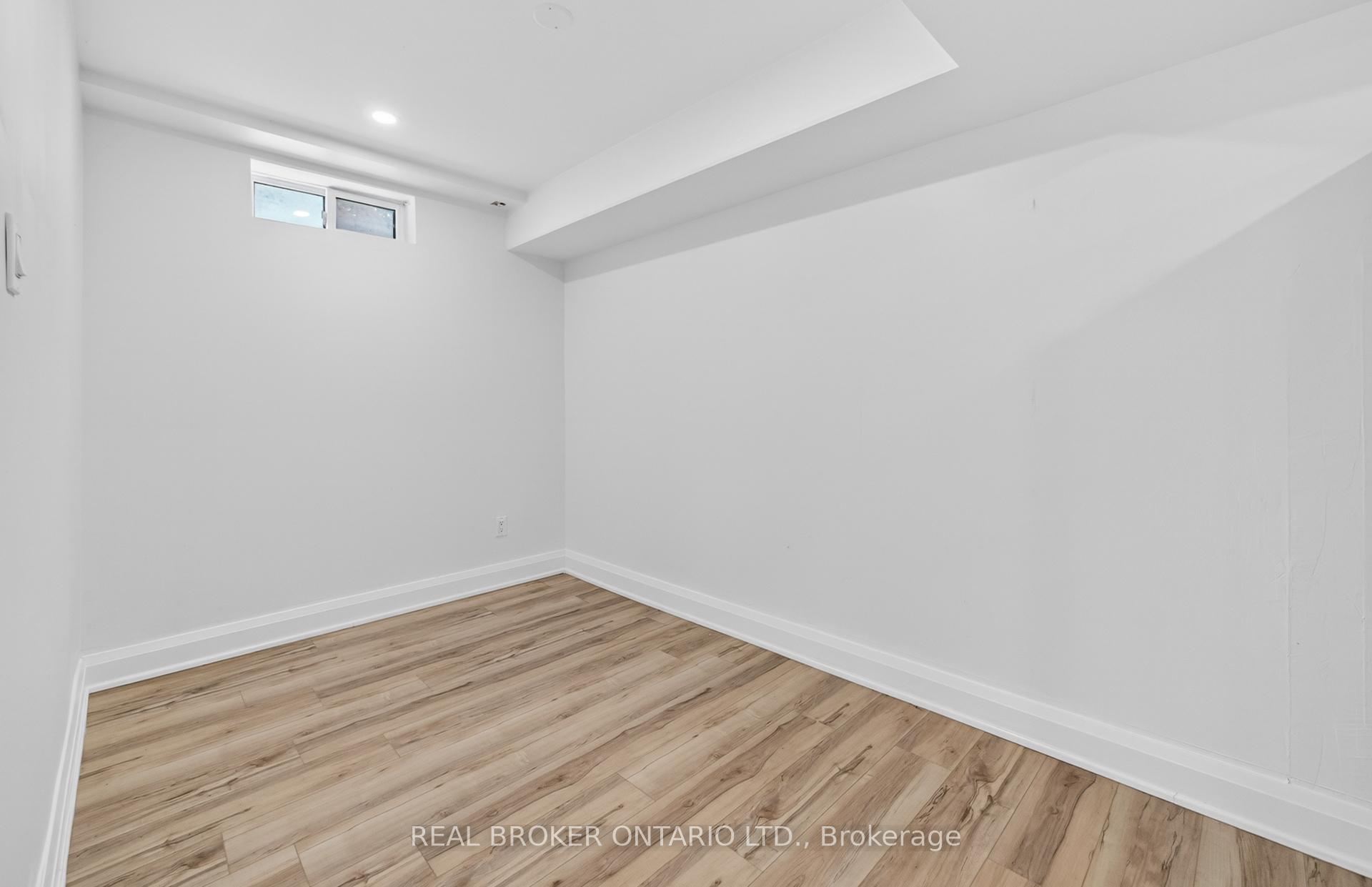 Photo 42 of 4326 Waterford Crescent, Mississauga, Hurontario — HOMEH