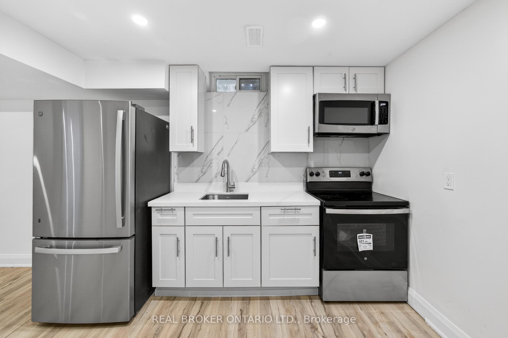 Photo 43 of 4326 Waterford Crescent, Mississauga, Hurontario — HOMEH