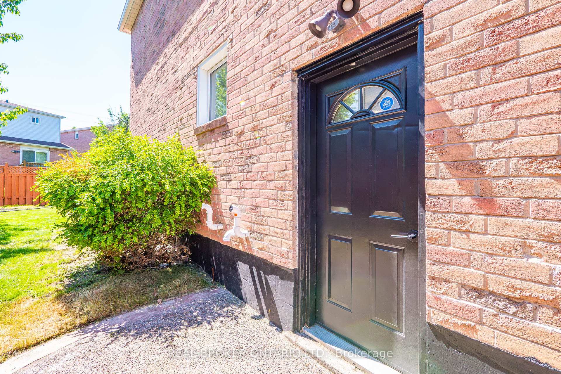 Photo 44 of 4326 Waterford Crescent, Mississauga, Hurontario — HOMEH
