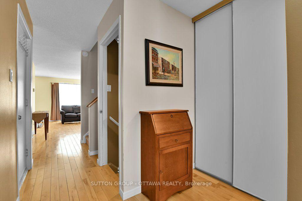 Photo 5 of Unit 32, 544 Parasol Court, Ottawa, Fallingbrook/Pineridge — HOMEH