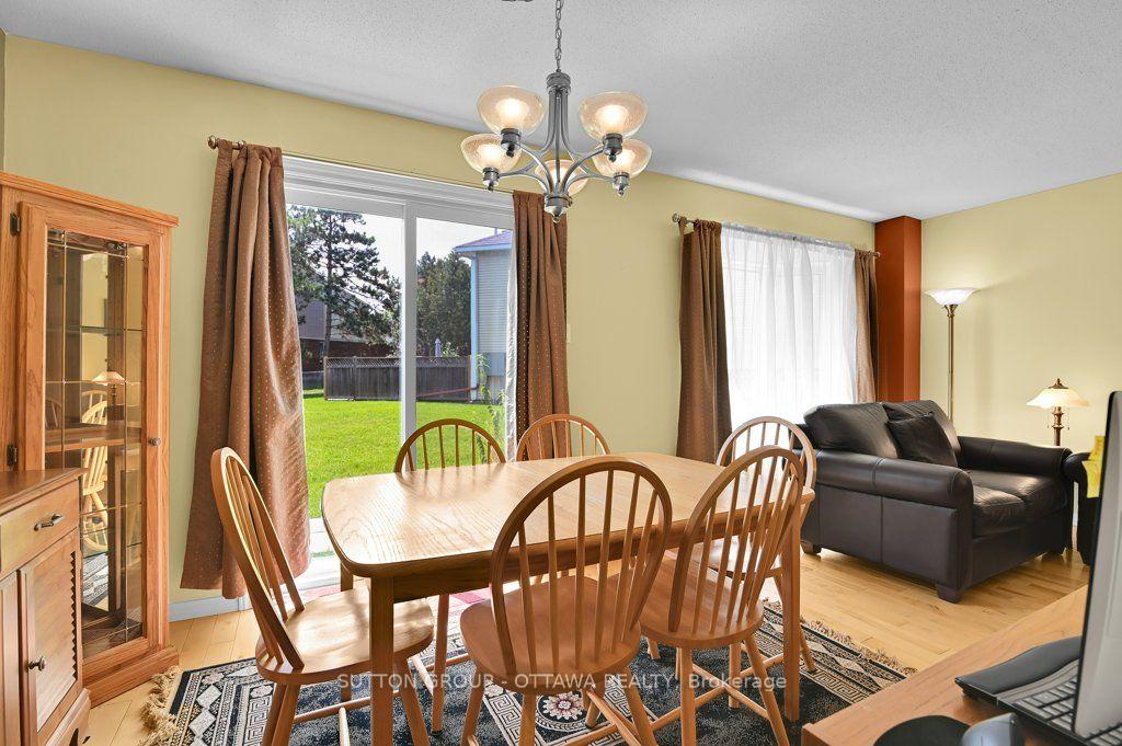 Photo 11 of Unit 32, 544 Parasol Court, Ottawa, Fallingbrook/Pineridge — HOMEH
