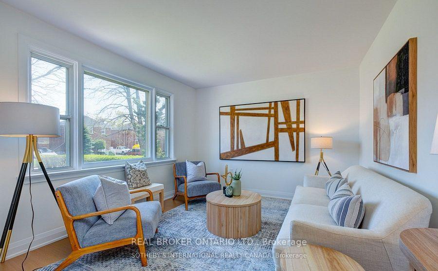 Photo 2 of 40 Stamford Square N, Scarborough, Clairlea-Birchmount — HOMEH