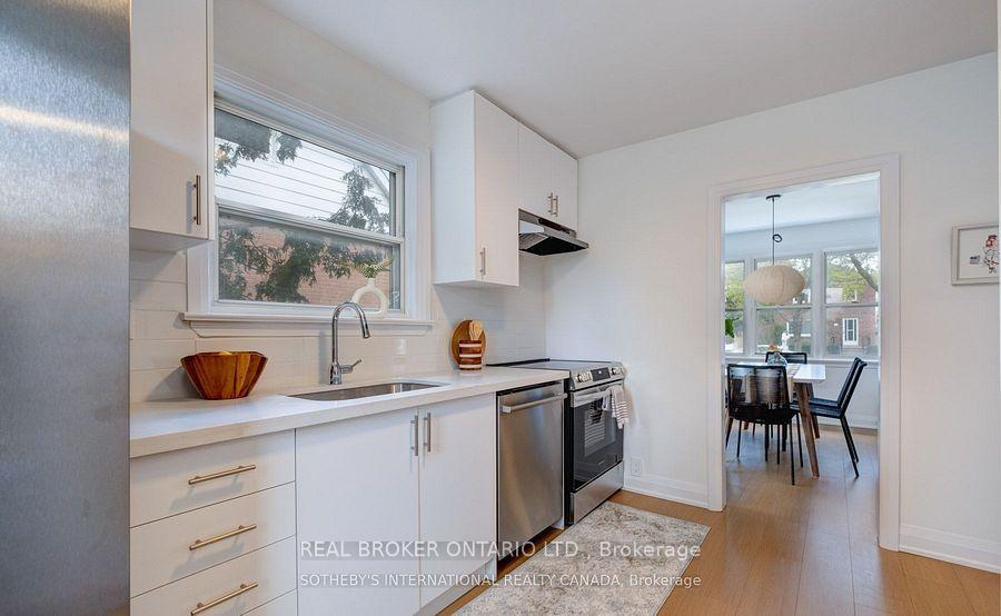 Photo 6 of 40 Stamford Square N, Scarborough, Clairlea-Birchmount — HOMEH