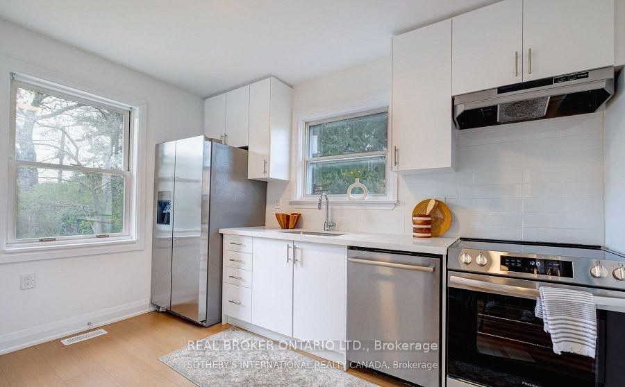 Photo 7 of 40 Stamford Square N, Scarborough, Clairlea-Birchmount — HOMEH