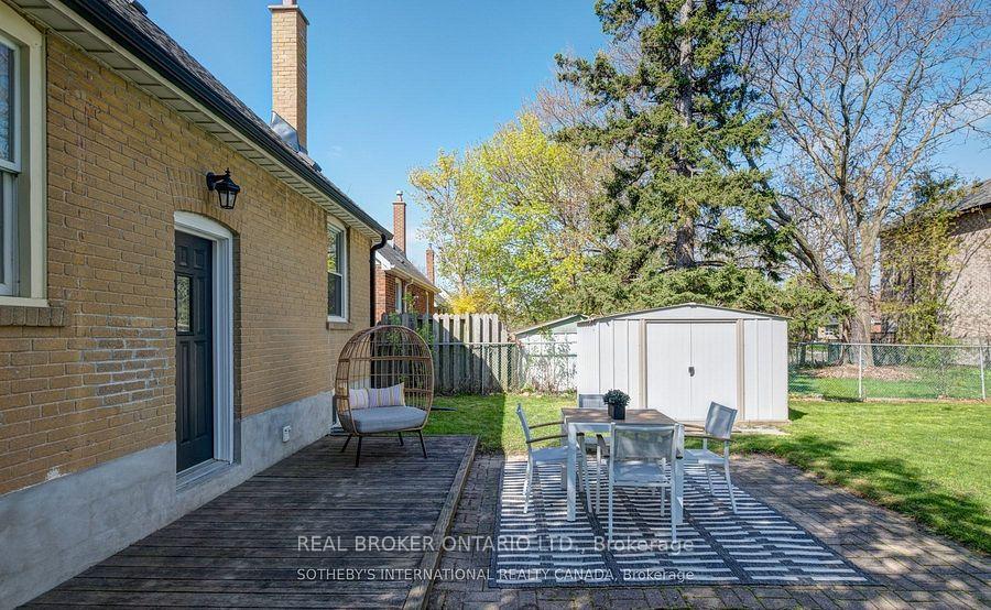 Photo 22 of 40 Stamford Square N, Scarborough, Clairlea-Birchmount — HOMEH