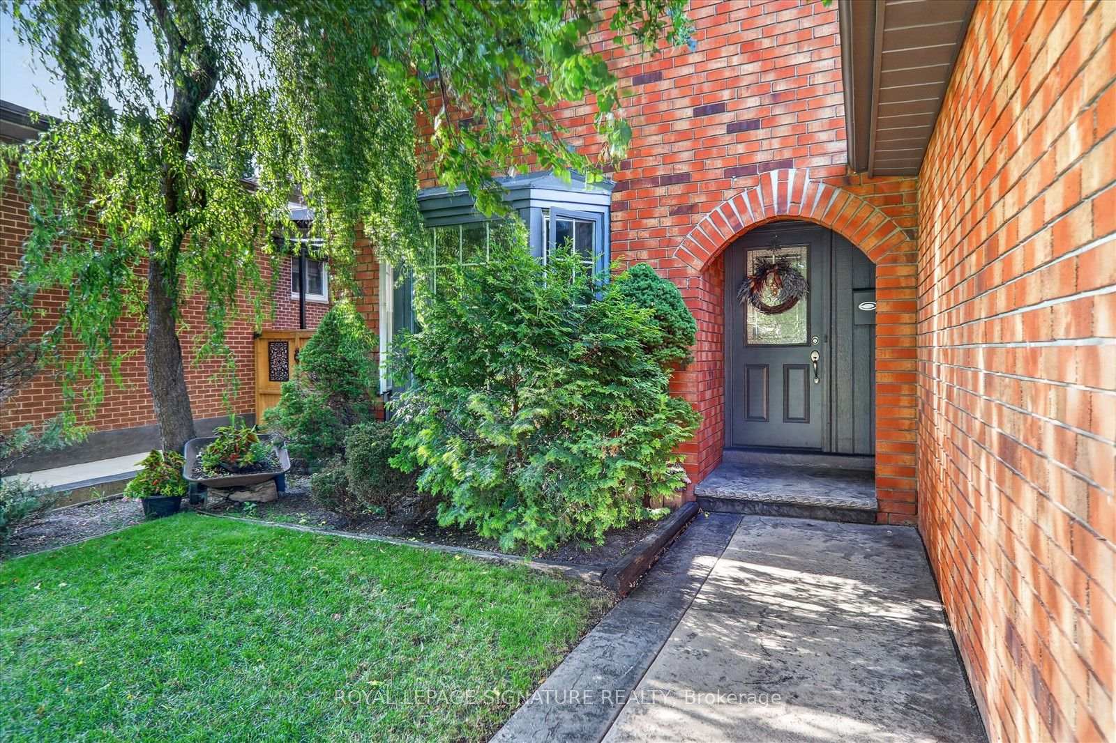 Photo 5 of 62 Massey Street, Brampton, Central Park — HOMEH