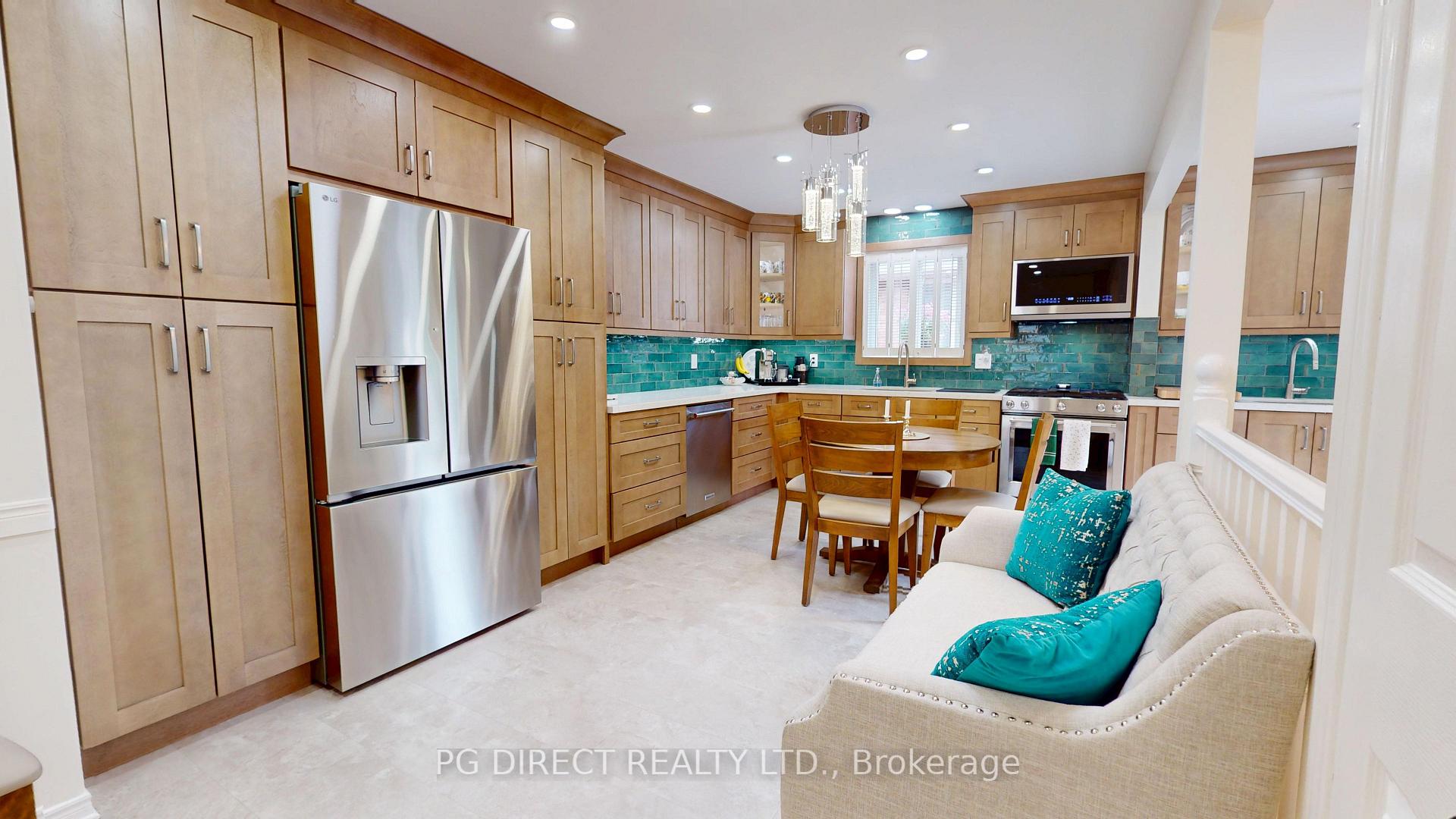 Photo 2 of 514 Forestlawn Road, Waterloo, Lexington — HOMEH