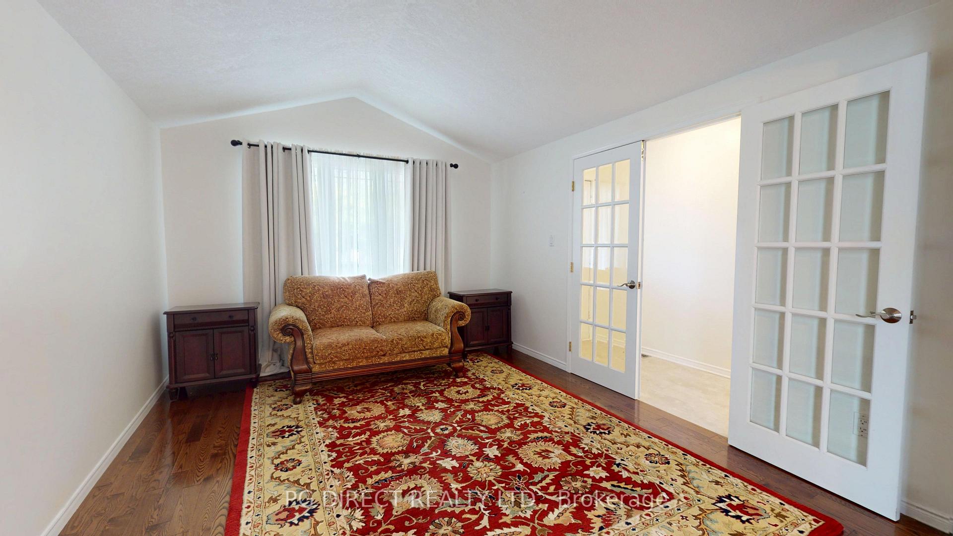 Photo 5 of 514 Forestlawn Road, Waterloo, Lexington — HOMEH