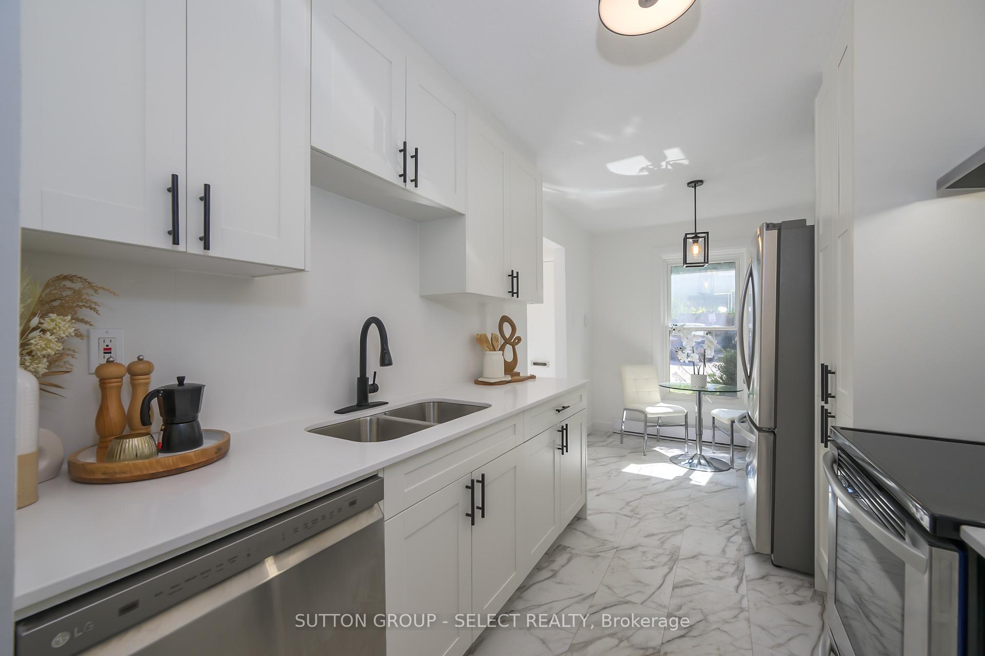 Photo 9 of 522 Cranbrook Road, London, South M — HOMEH