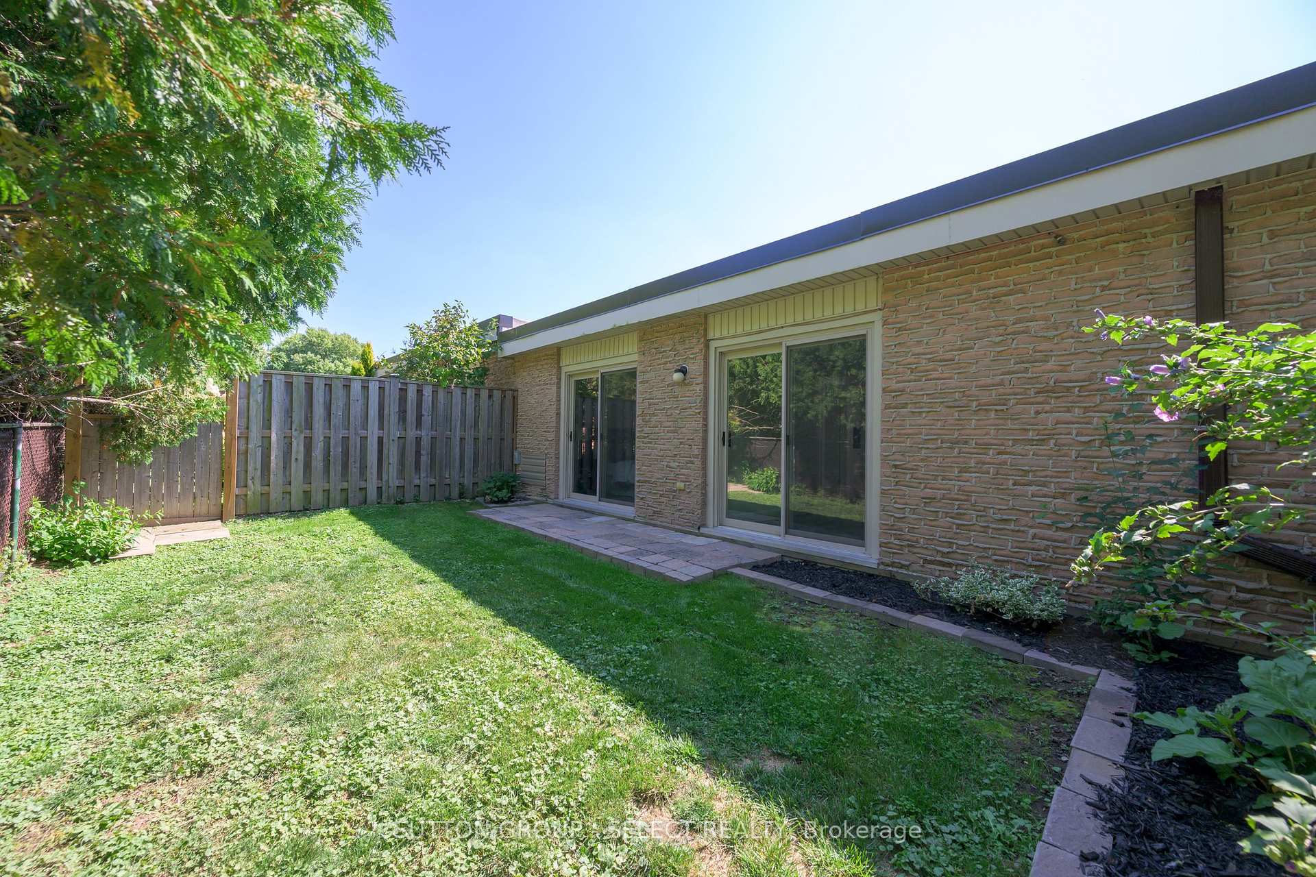 Photo 33 of 522 Cranbrook Road, London, South M — HOMEH