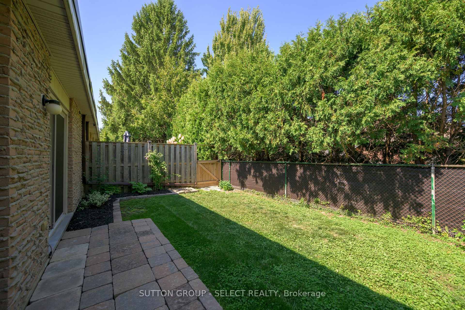 Photo 36 of 522 Cranbrook Road, London, South M — HOMEH