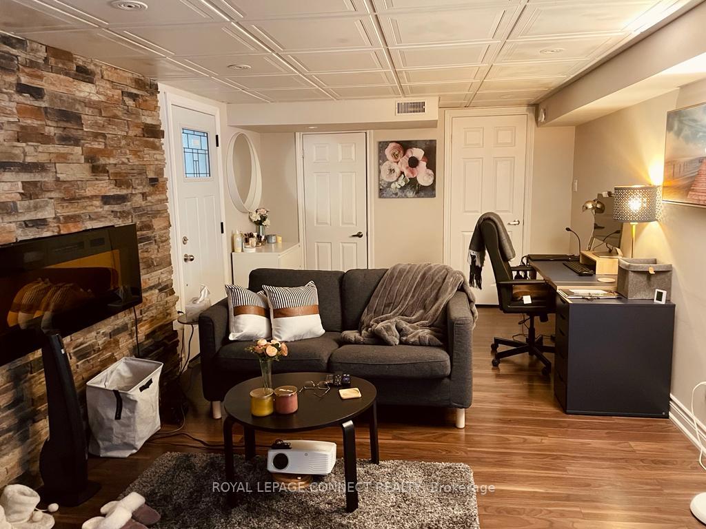 Photo 9 of Unit Lower, 43 Tomlin Crescent, Richmond Hill, North Richvale — HOMEH
