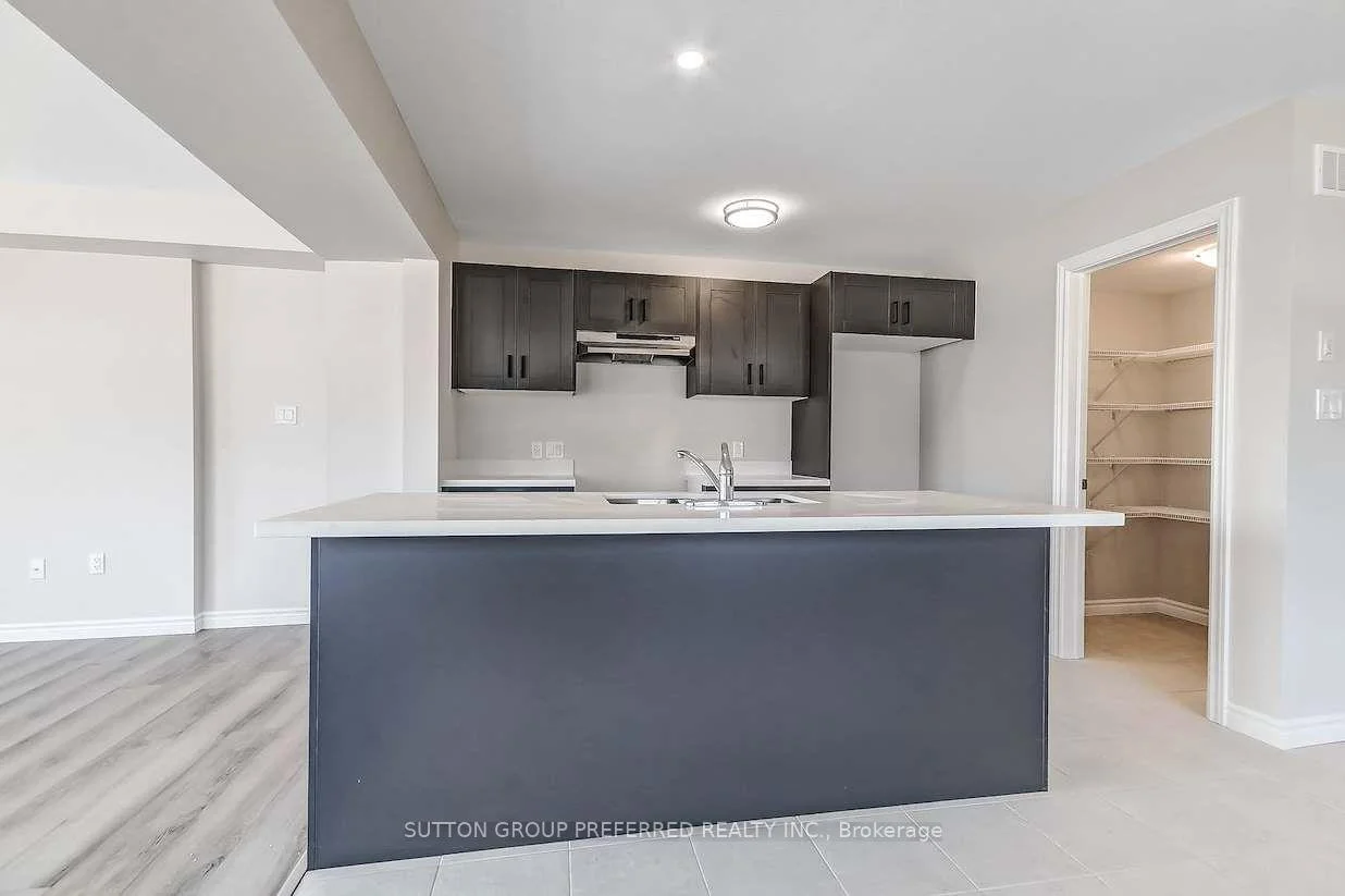 Photo 19 of 377 Kennington Way, London, South W — HOMEH