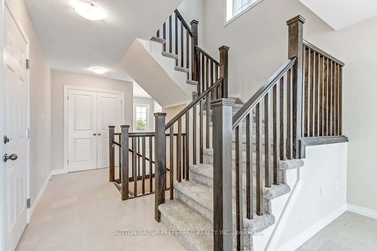 Photo 29 of 377 Kennington Way, London, South W — HOMEH