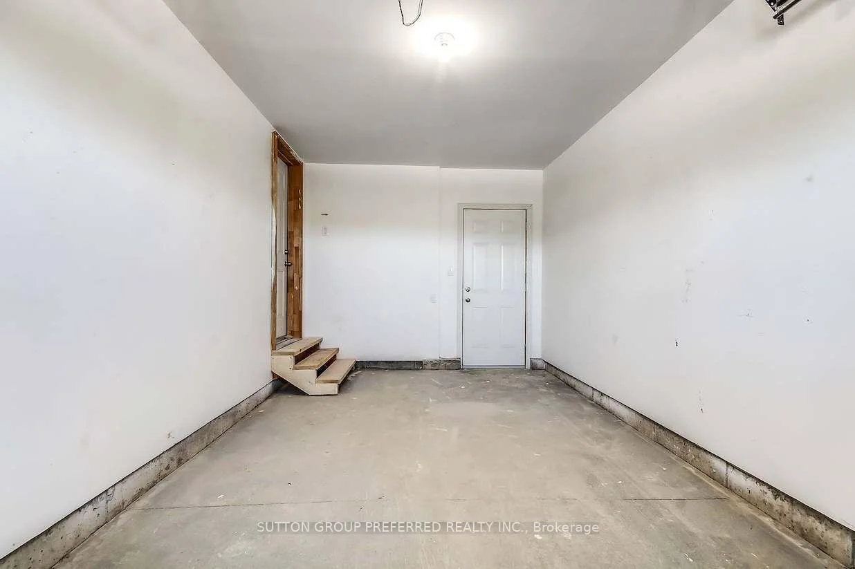 Photo 31 of 377 Kennington Way, London, South W — HOMEH