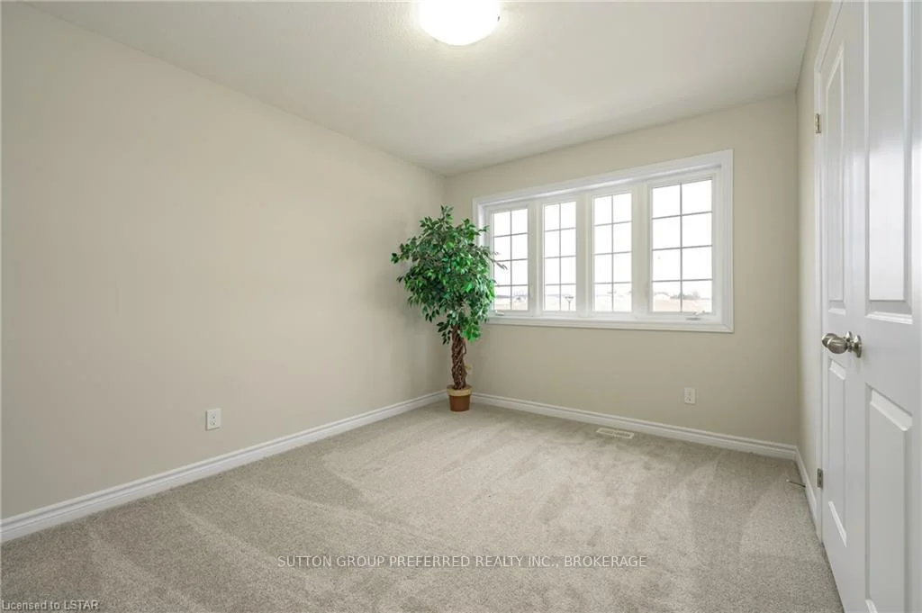 Photo 50 of 377 Kennington Way, London, South W — HOMEH