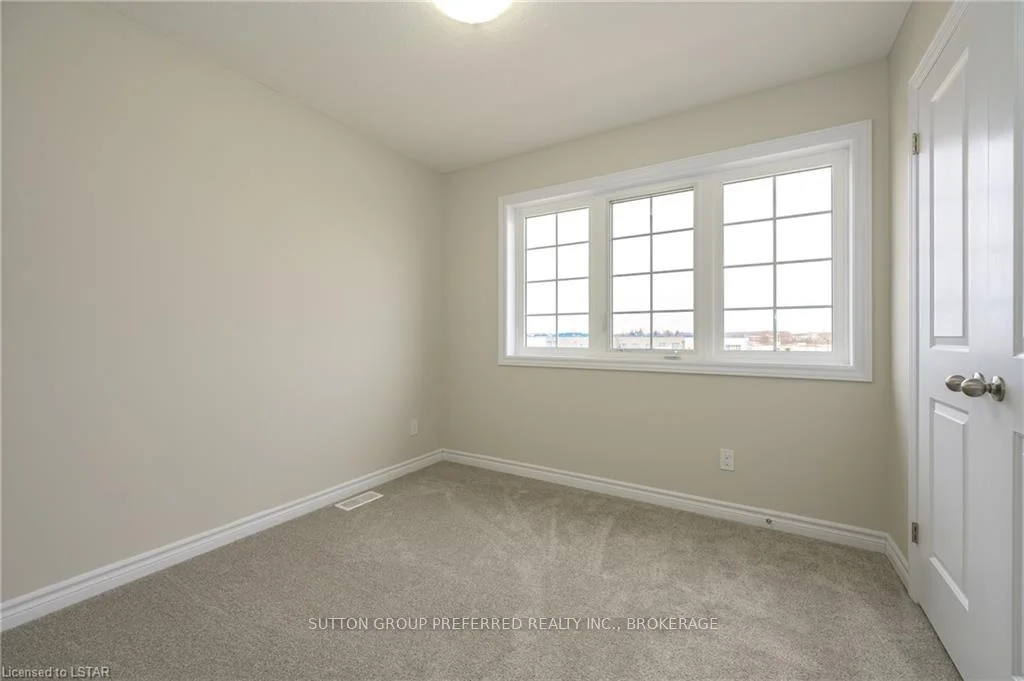 Photo 60 of 377 Kennington Way, London, South W — HOMEH