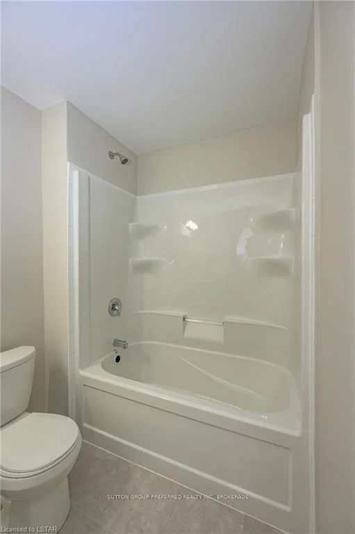 Photo 62 of 377 Kennington Way, London, South W — HOMEH