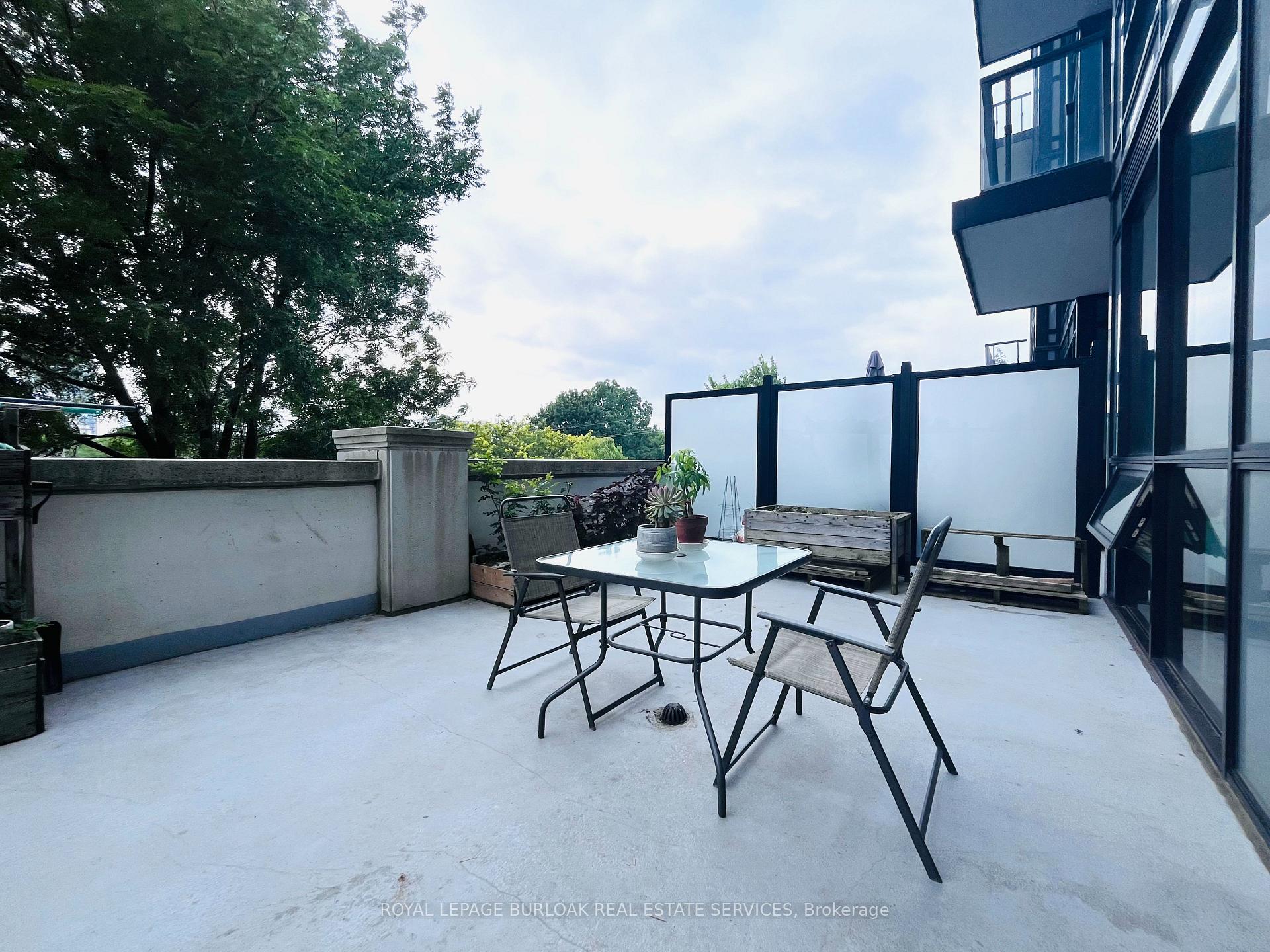 Photo 15 of Unit 301, 101 Locke Street S, Hamilton, Kirkendall — HOMEH