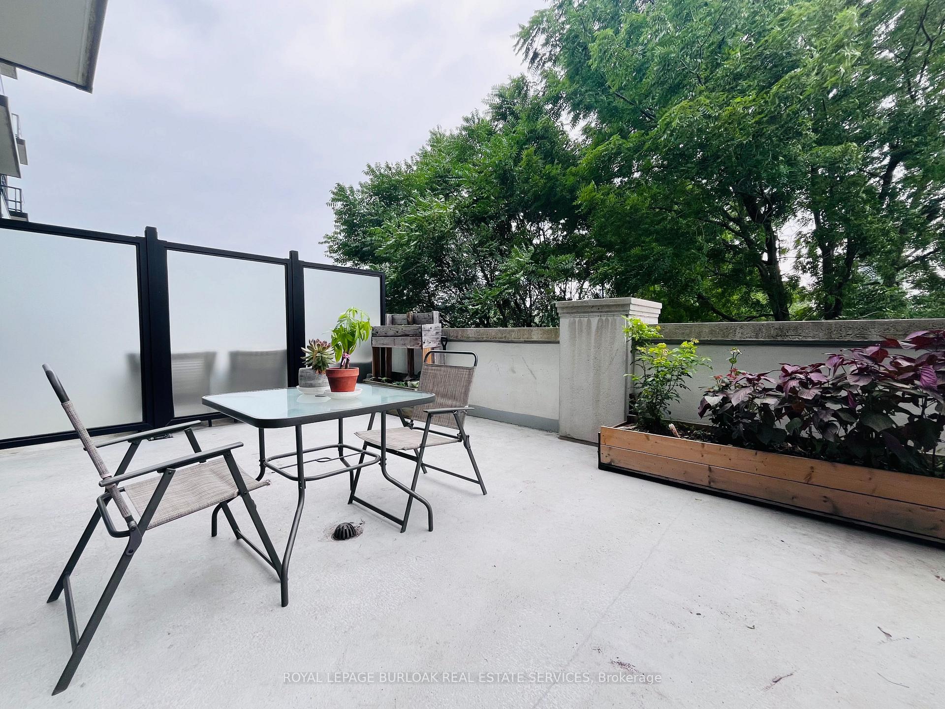 Photo 16 of Unit 301, 101 Locke Street S, Hamilton, Kirkendall — HOMEH