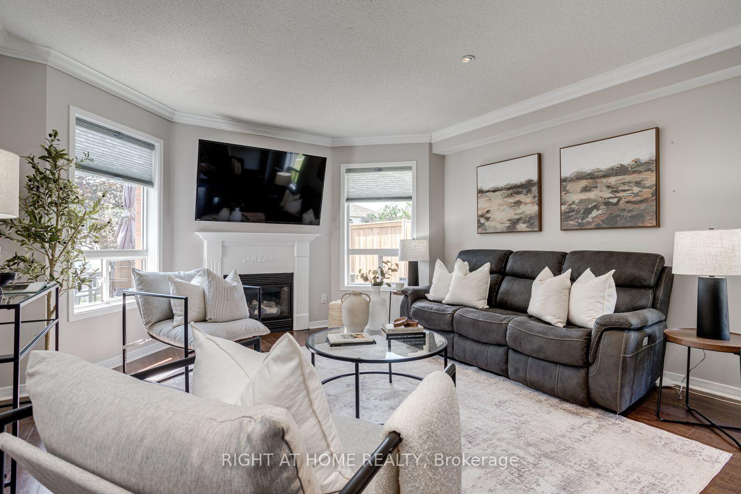 Photo 4 of 104 Calwell Drive, Scugog, Port Perry — HOMEH