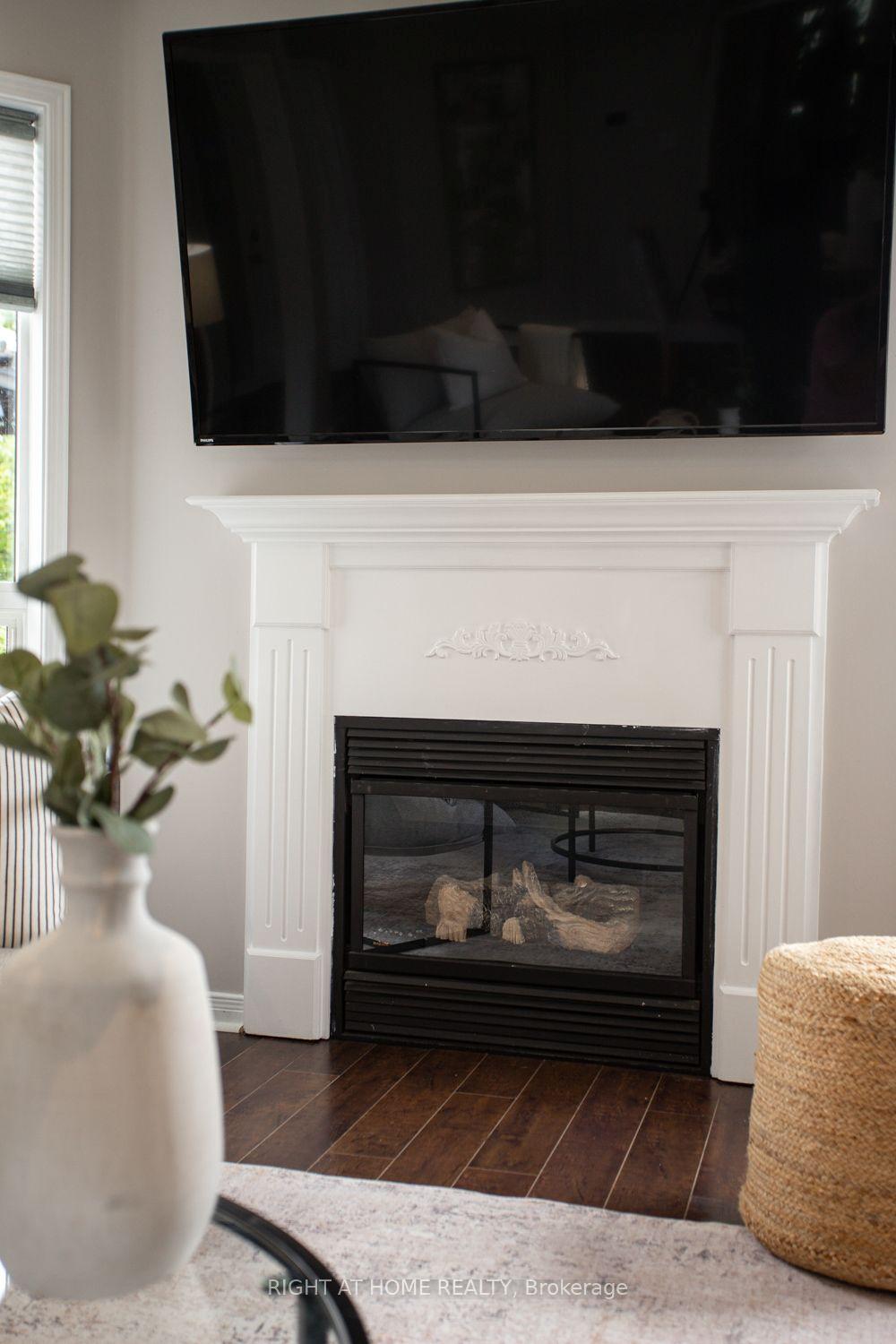 Photo 8 of 104 Calwell Drive, Scugog, Port Perry — HOMEH
