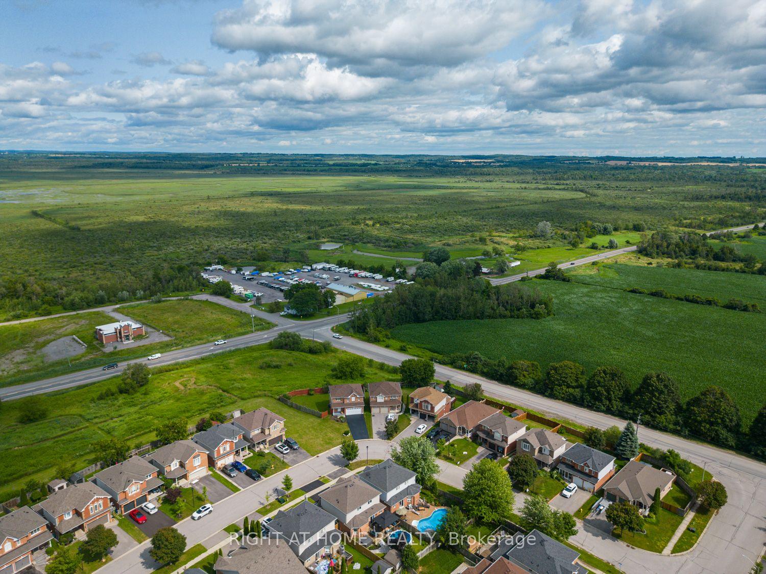 Photo 36 of 104 Calwell Drive, Scugog, Port Perry — HOMEH