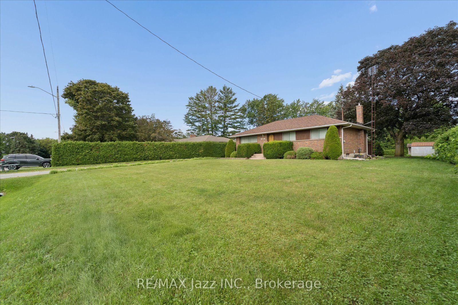 Photo 4 of 616 Bickle Drive, Oshawa, Northwood — HOMEH