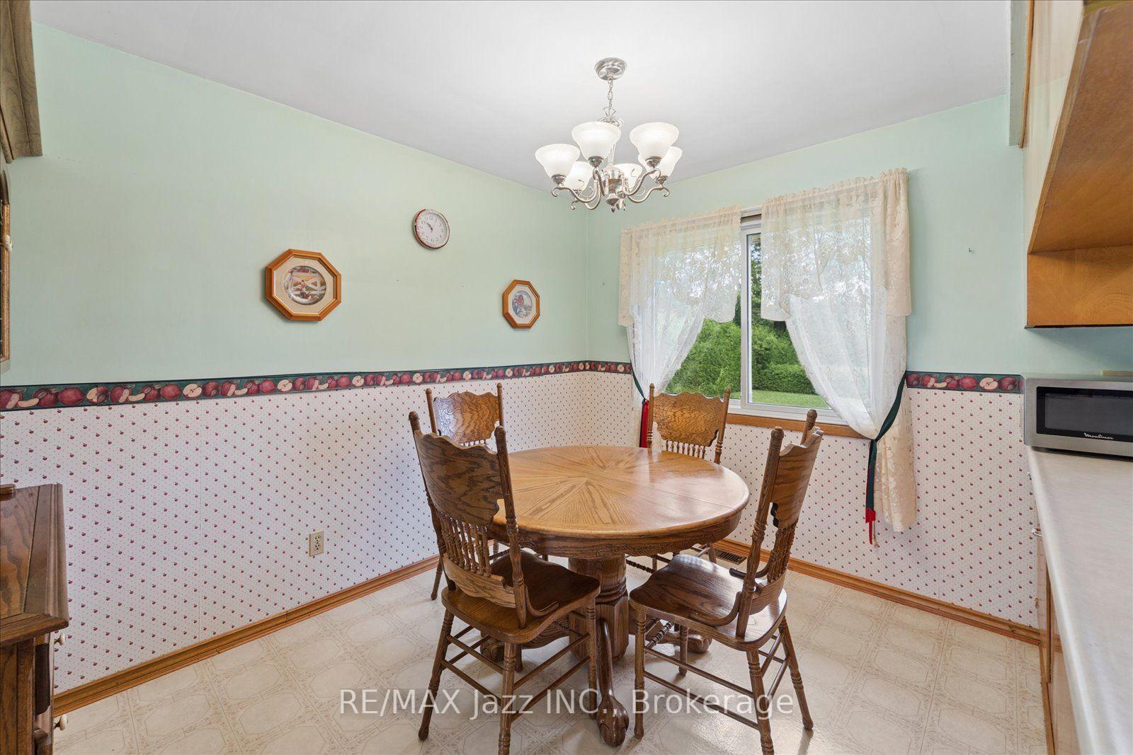 Photo 8 of 616 Bickle Drive, Oshawa, Northwood — HOMEH