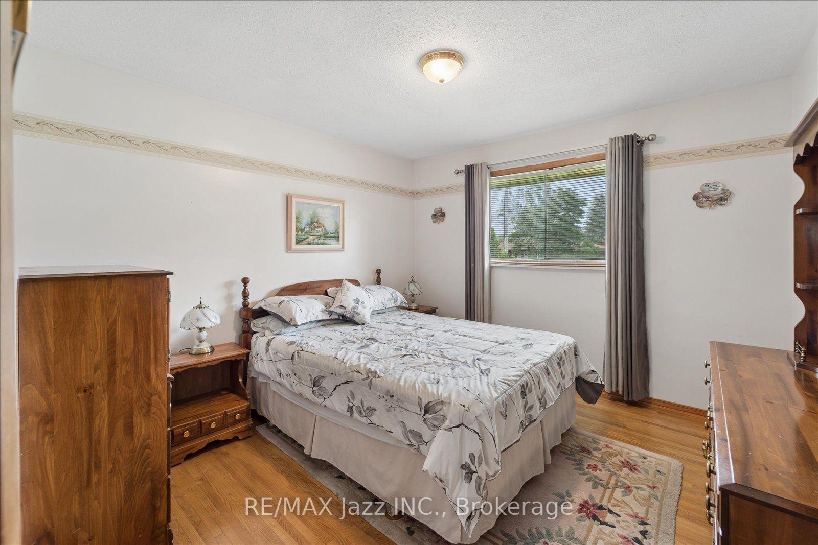 Photo 13 of 616 Bickle Drive, Oshawa, Northwood — HOMEH