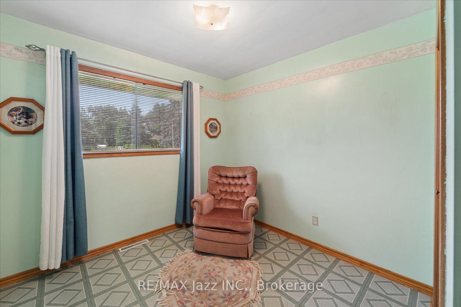 Photo 15 of 616 Bickle Drive, Oshawa, Northwood — HOMEH