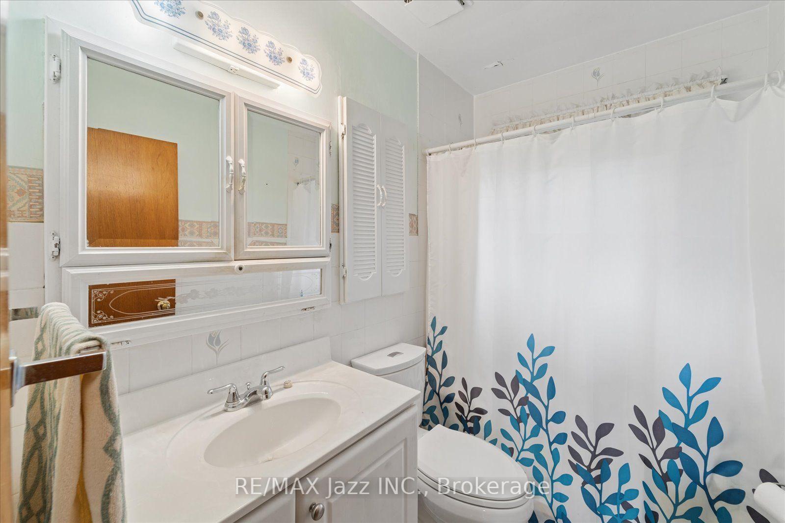 Photo 16 of 616 Bickle Drive, Oshawa, Northwood — HOMEH