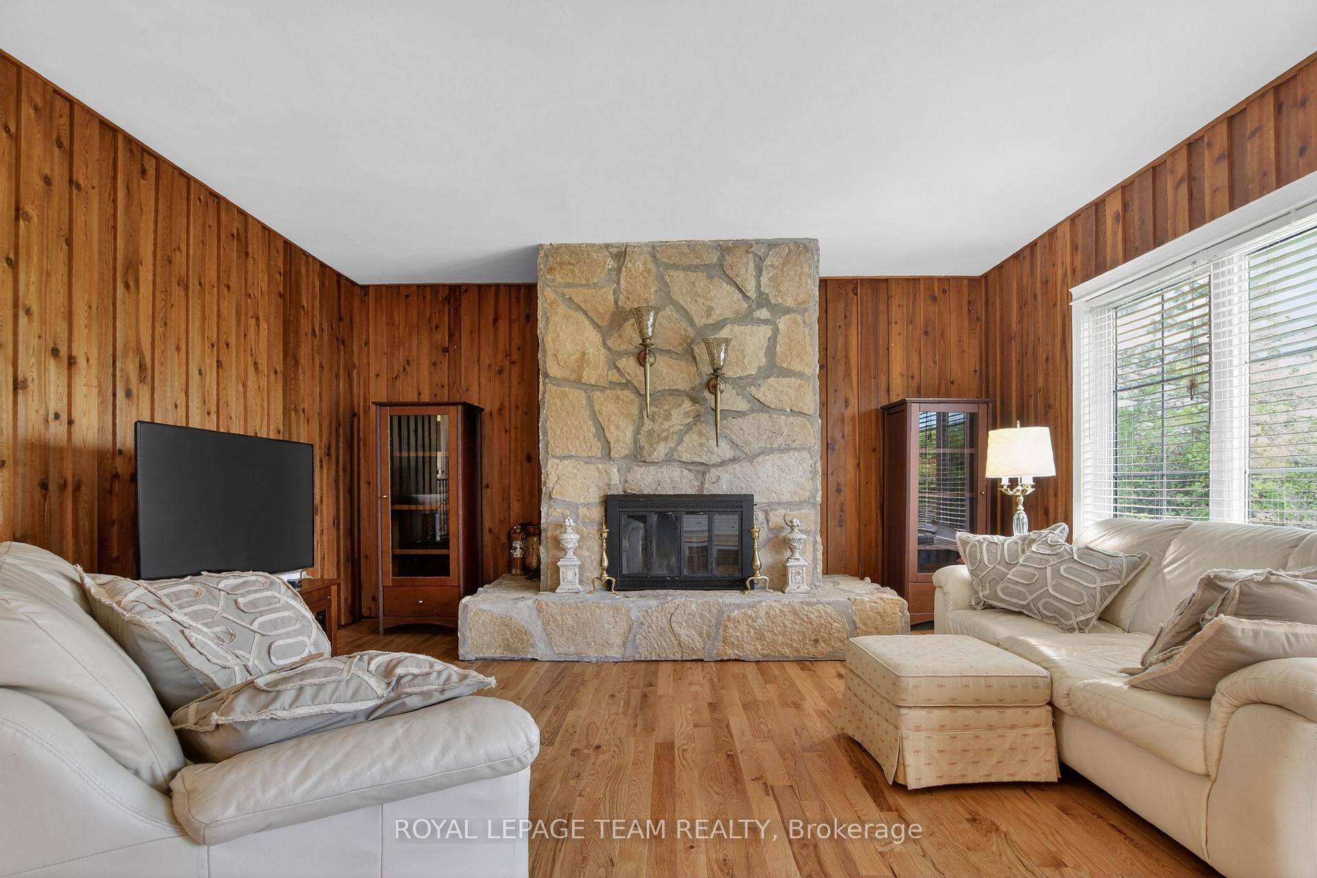 Photo 6 of 434 High Street, Beckwith, Beckwith Twp — HOMEH
