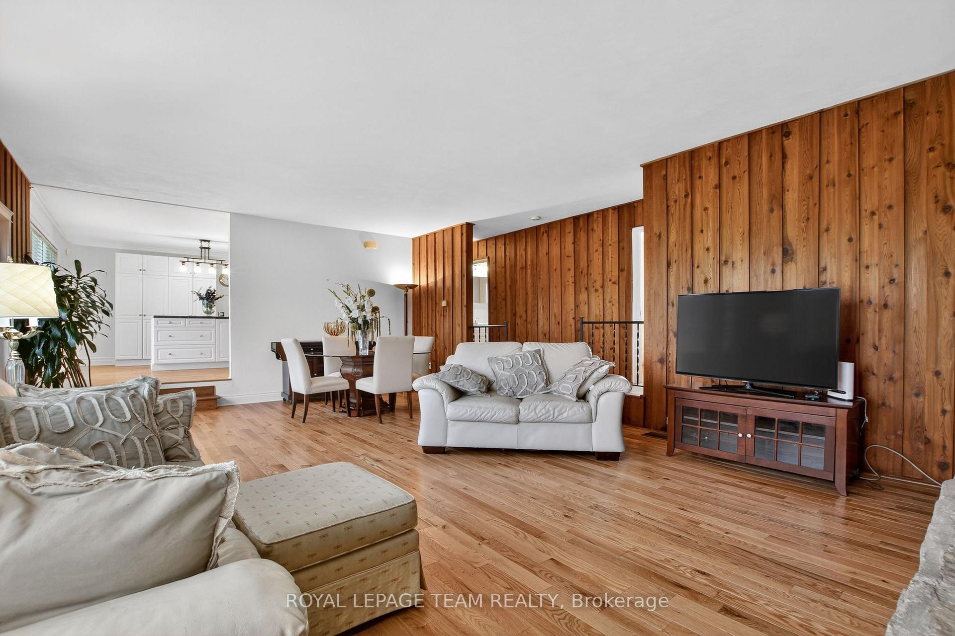 Photo 9 of 434 High Street, Beckwith, Beckwith Twp — HOMEH
