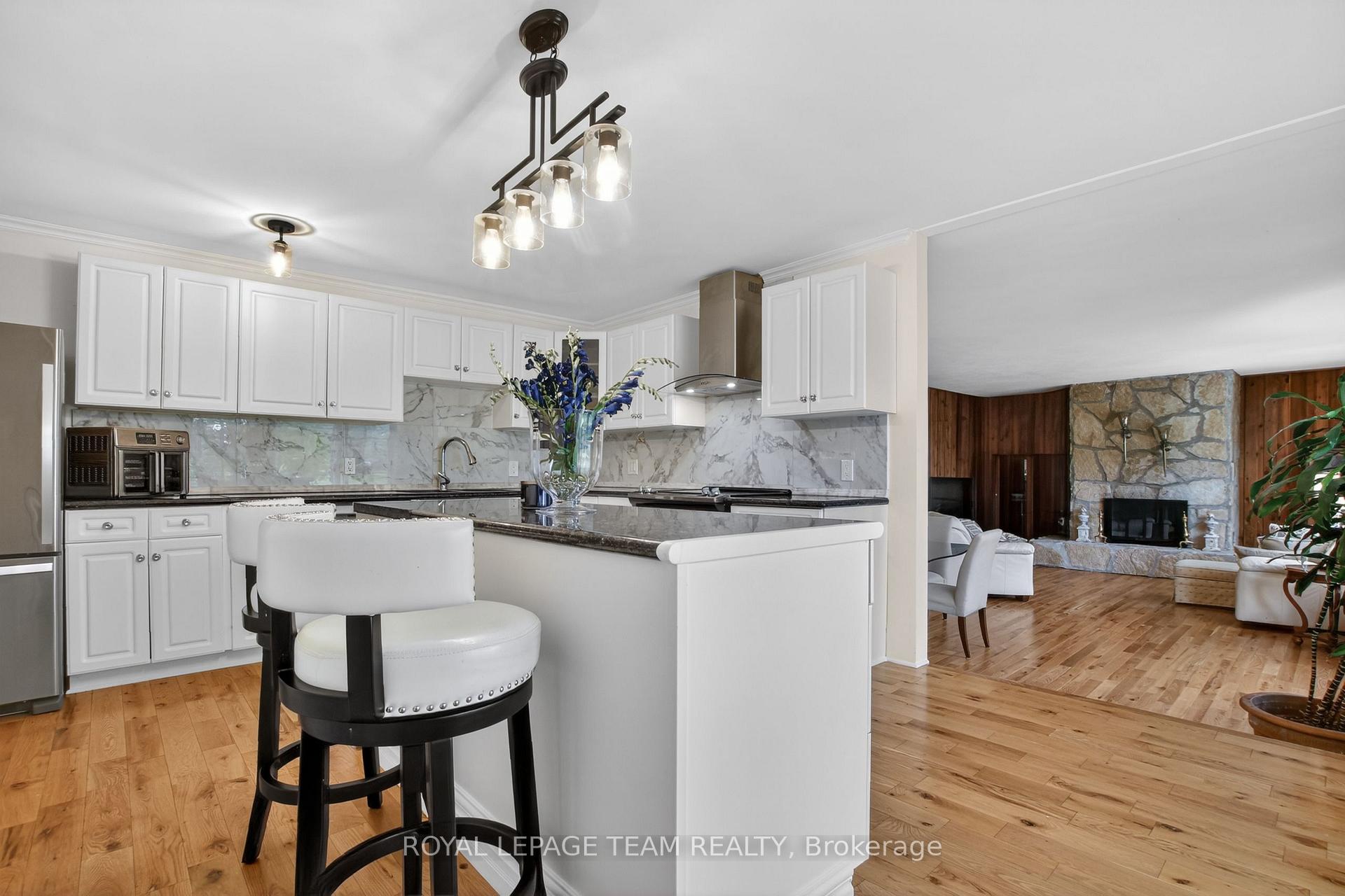 Photo 14 of 434 High Street, Beckwith, Beckwith Twp — HOMEH