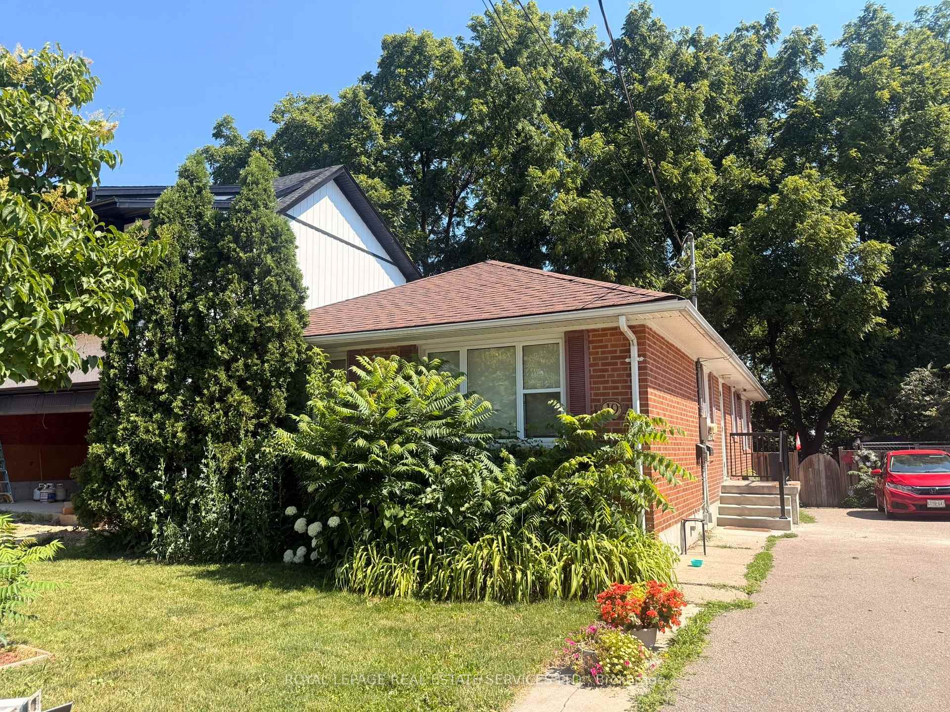Photo 1 of Unit 1, 19 Academy Road, Halton Hills, Georgetown — HOMEH