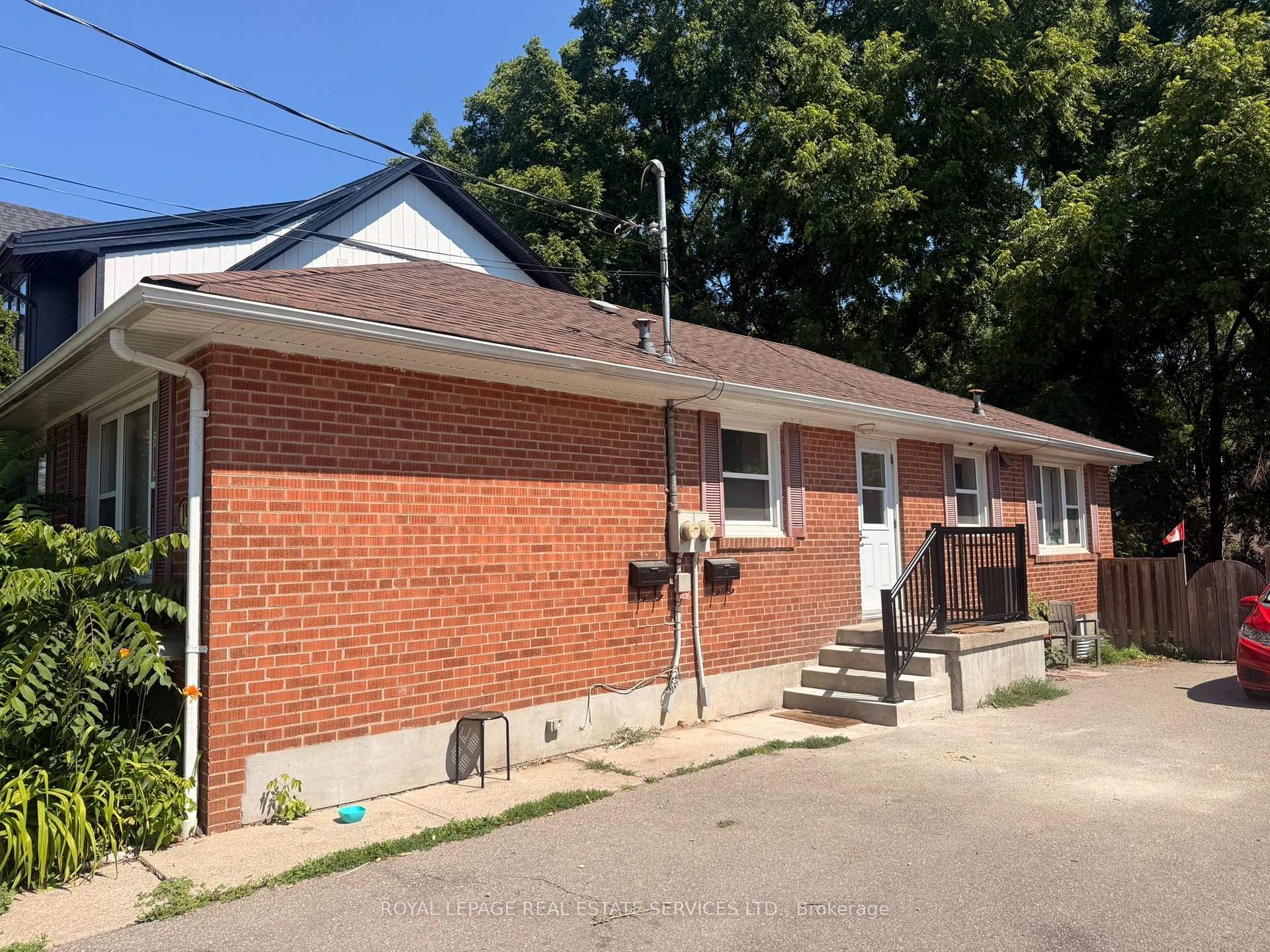 Photo 2 of Unit 1, 19 Academy Road, Halton Hills, Georgetown — HOMEH