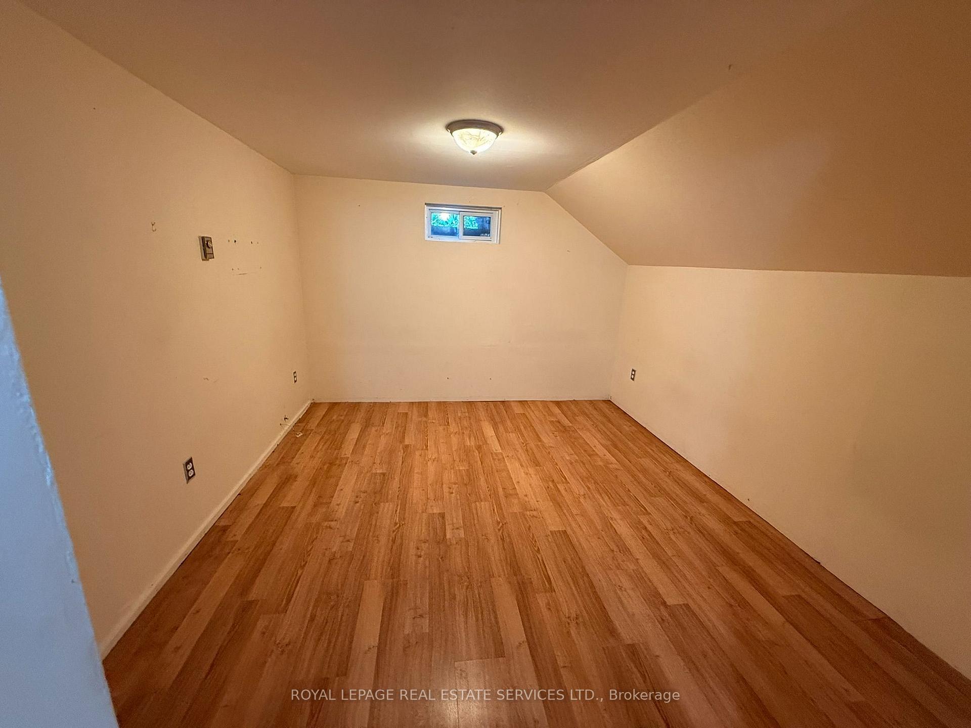 Photo 19 of Unit 1, 19 Academy Road, Halton Hills, Georgetown — HOMEH