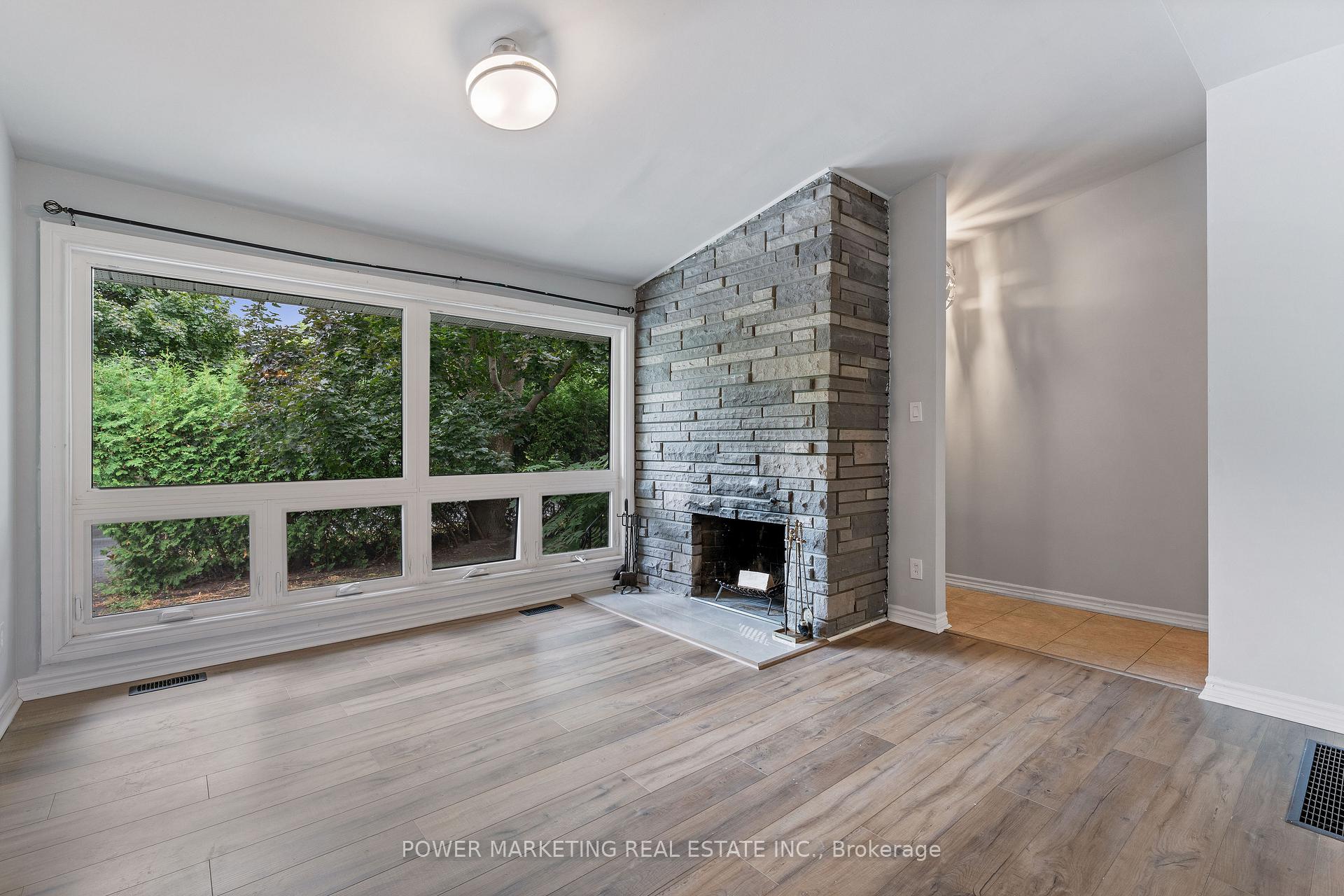 Photo 5 of 935 Goren Avenue, Ottawa, Elmvale Acres/Urbandale — HOMEH