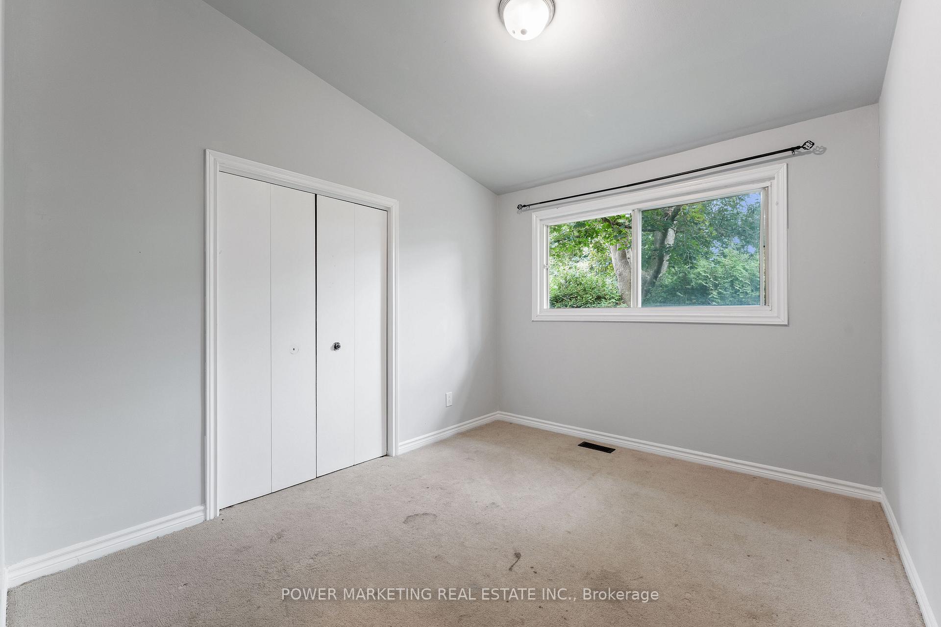 Photo 11 of 935 Goren Avenue, Ottawa, Elmvale Acres/Urbandale — HOMEH
