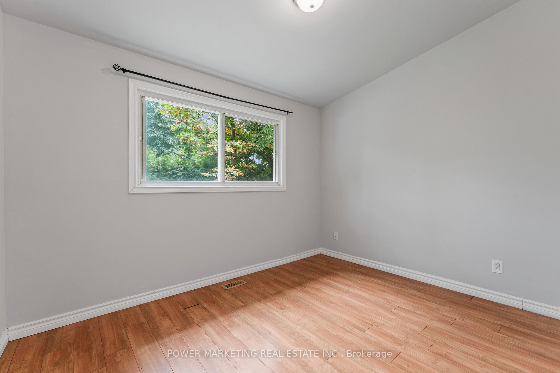 Photo 14 of 935 Goren Avenue, Ottawa, Elmvale Acres/Urbandale — HOMEH